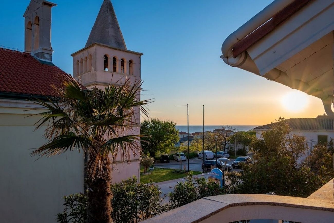 Two bedroom apartment with terrace and sea view Povljana, Pag  A-a