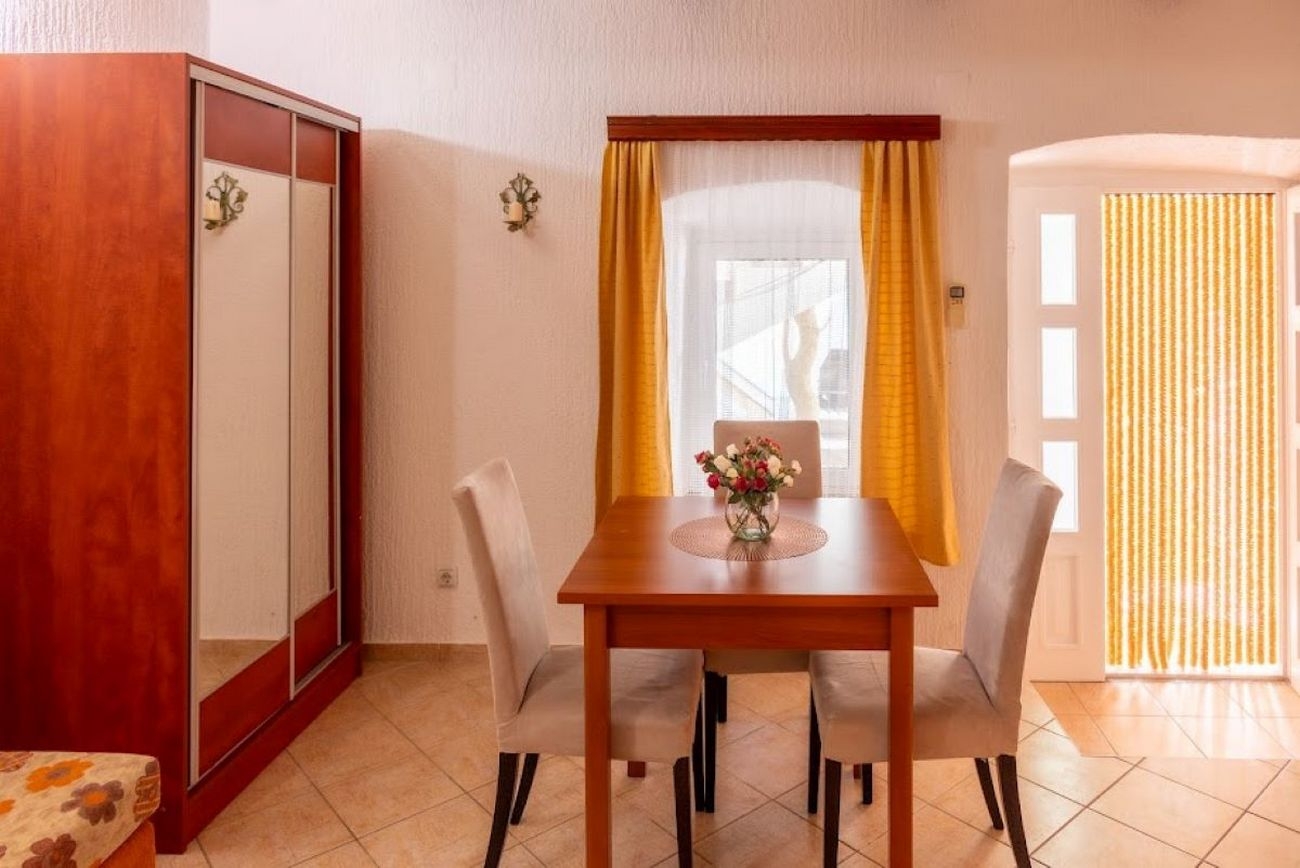 Studio flat with terrace Povljana, Pag (AS-233-a)