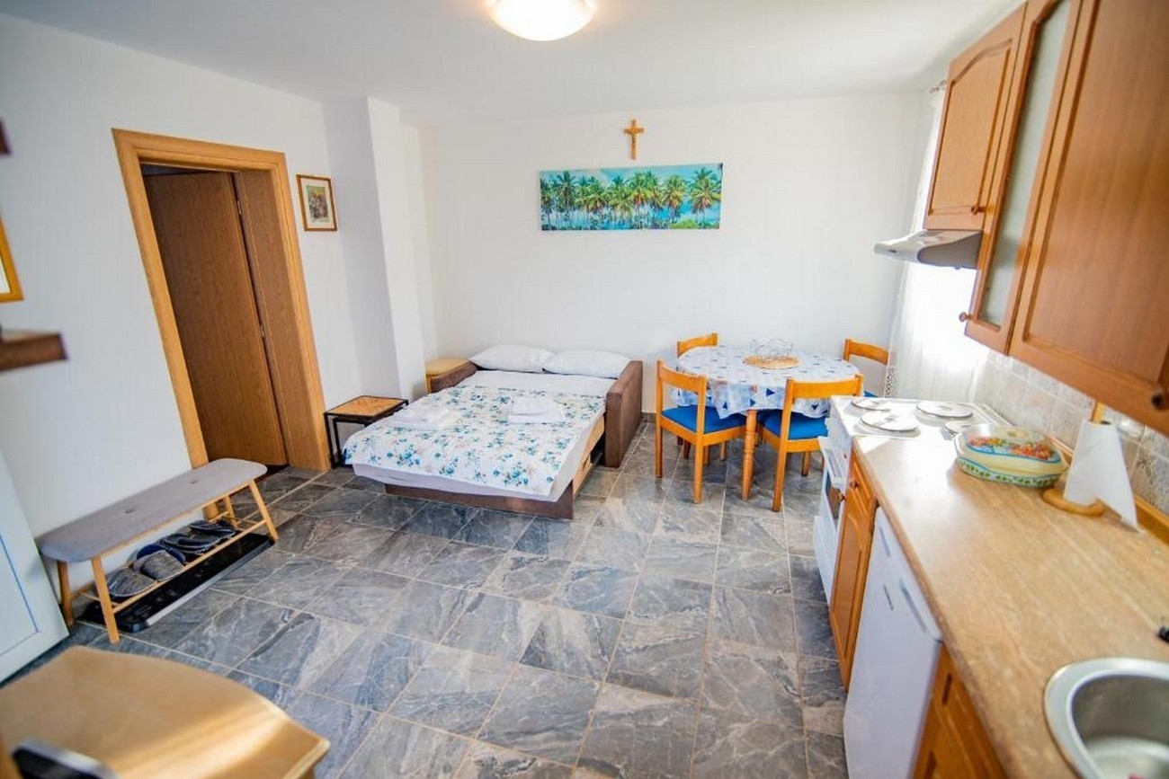 Two bedroom house with balcony Dazlina, Šibenik (K-23303) Two bedroom house with balcony Dazlina, Šibenik (K-23303)