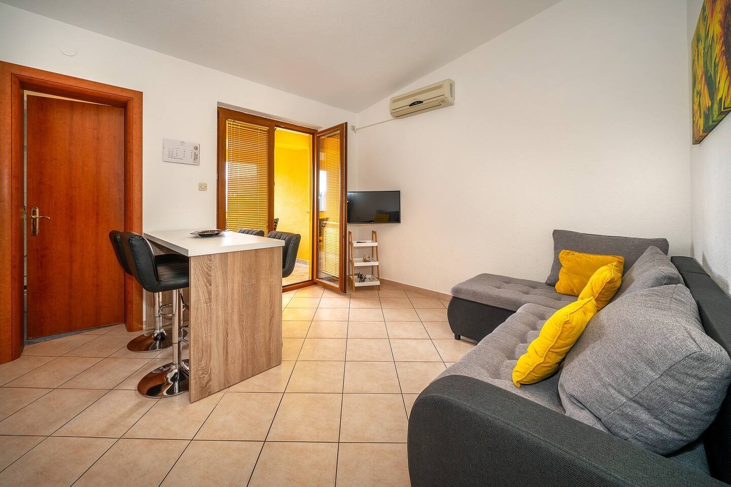 One bedroom apartment with balcony and sea view Baška, Krk (A-23309-a)