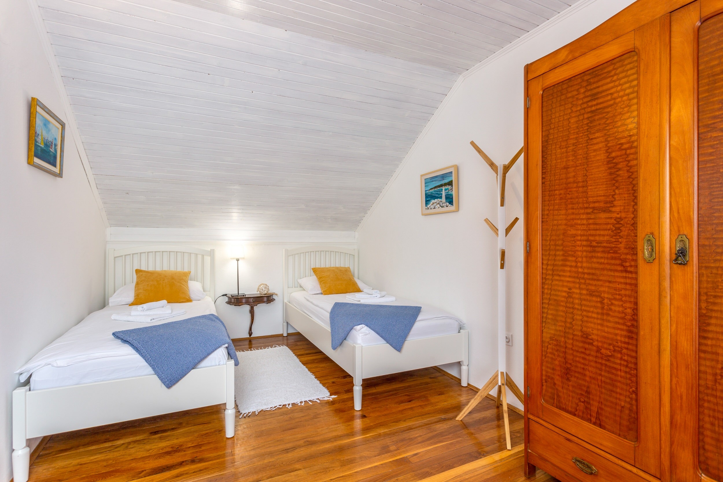 Four bedroom house with terrace Risika, Krk  K