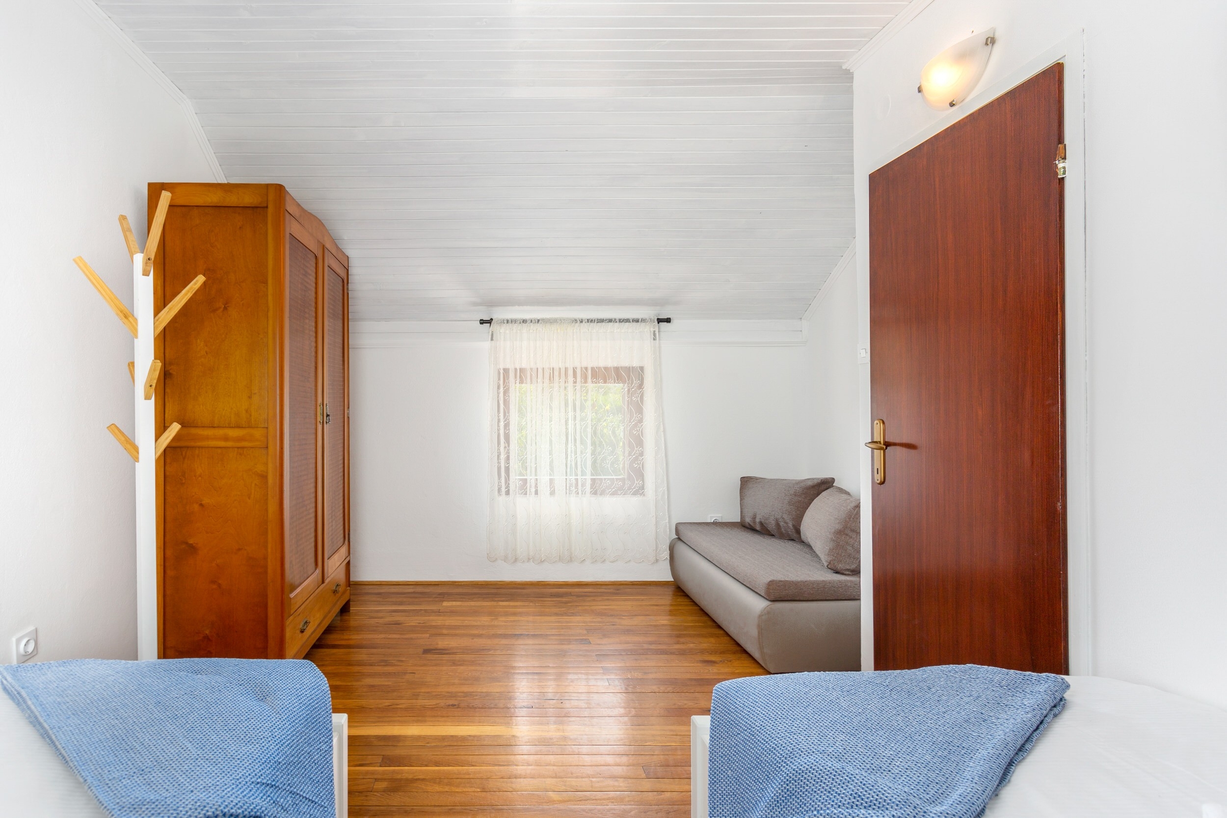 Four bedroom house with terrace Risika, Krk  K
