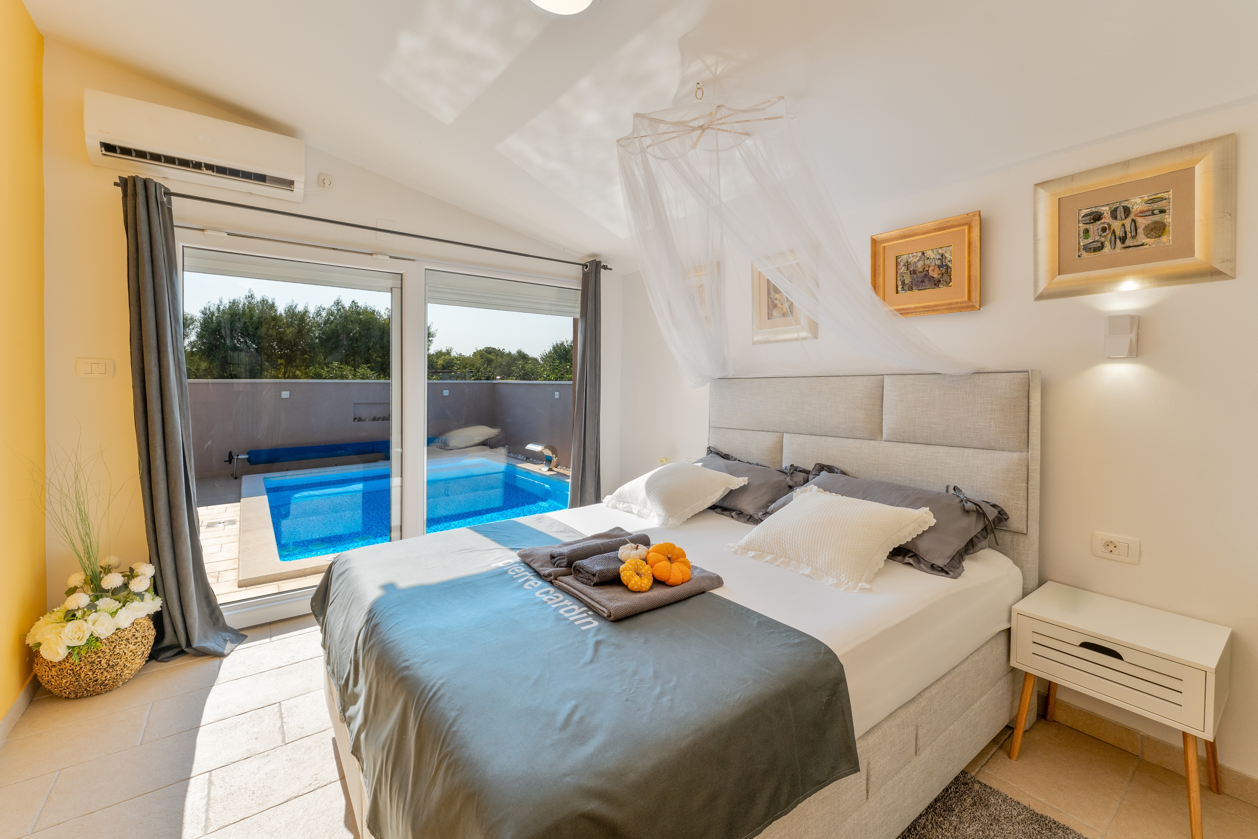 Four bedroom house with terrace Peroj, Fažana  K