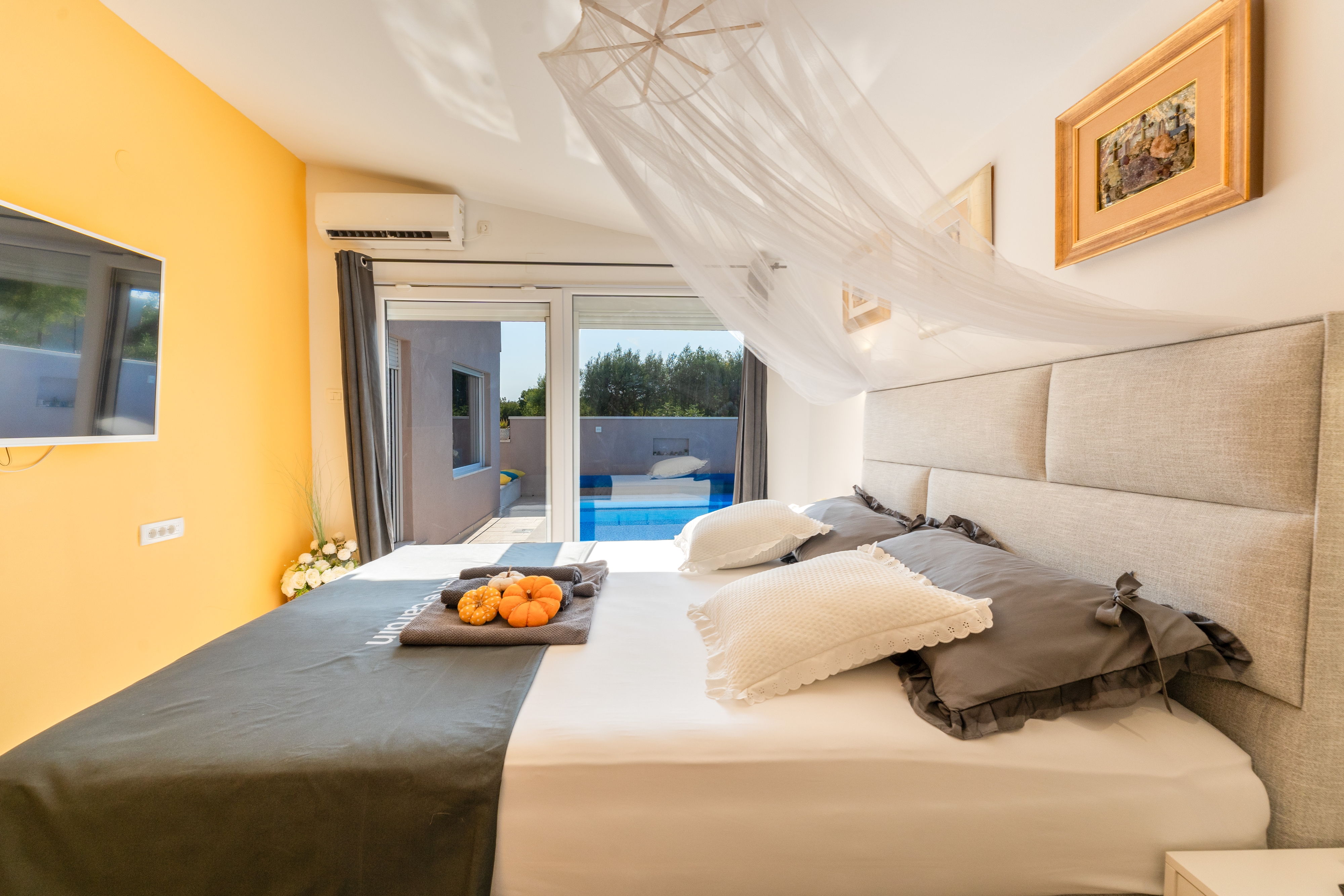Four bedroom house with terrace Peroj, Fažana  K