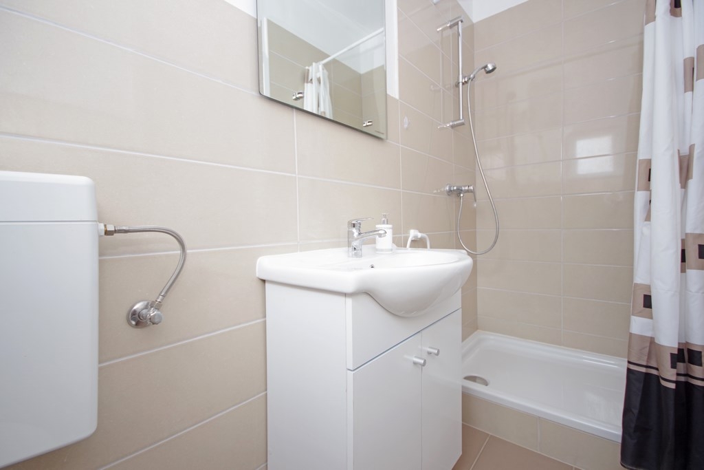 Three bedroom apartment with terrace Pirovac, Šibenik  A-a
