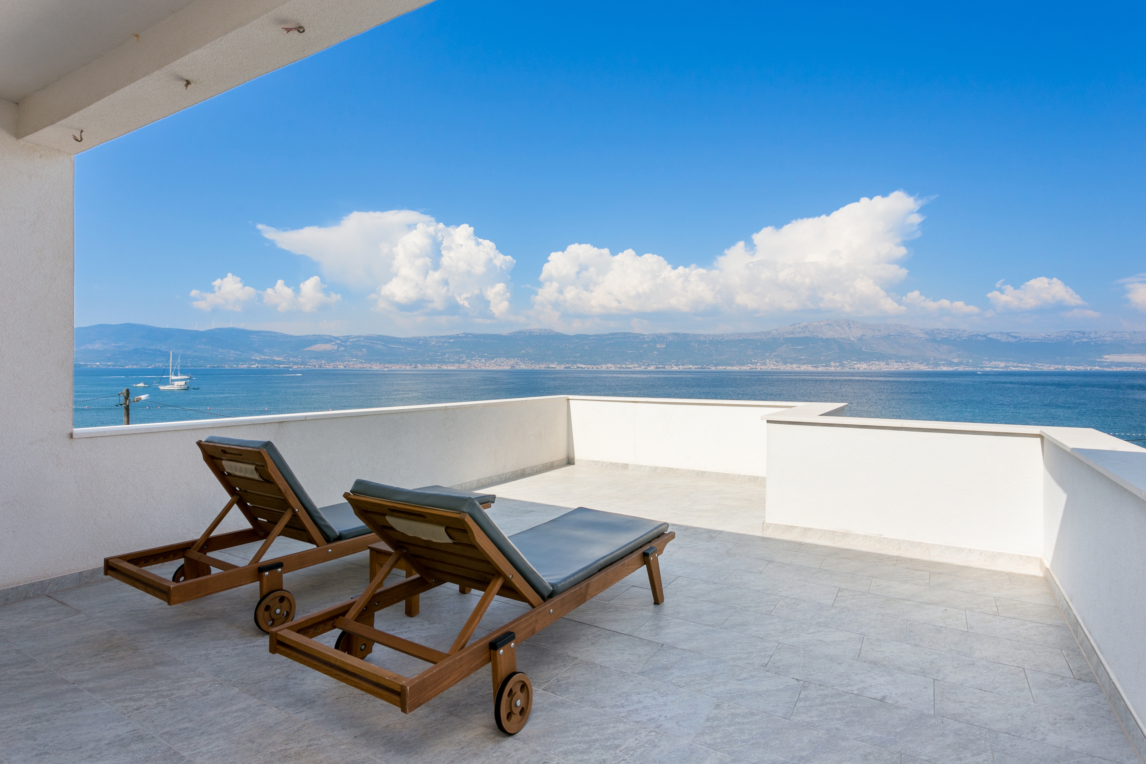 One bedroom apartment near beach Slatine, Čiovo  A-a
