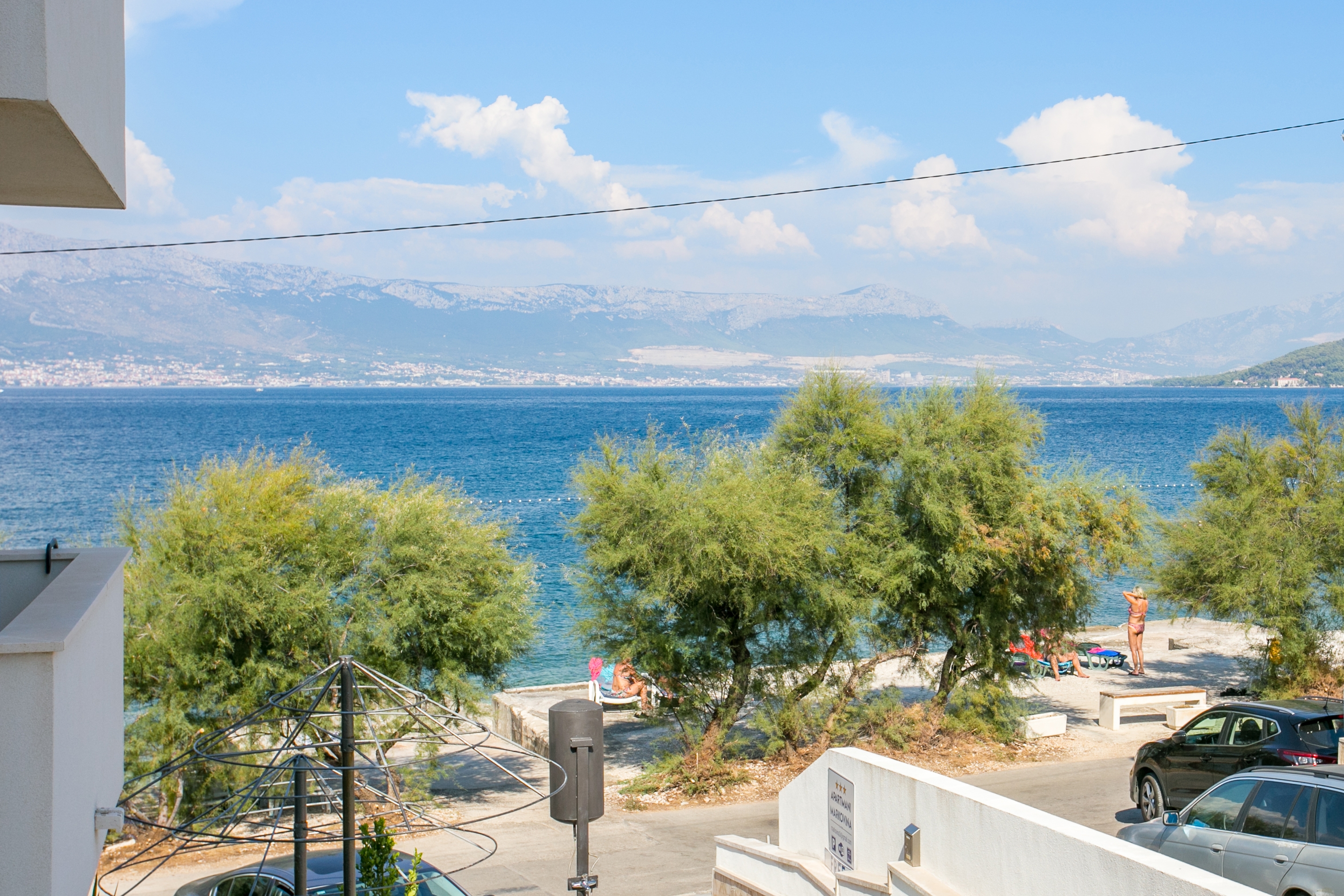 One bedroom apartment near beach Slatine, Čiovo  A-b