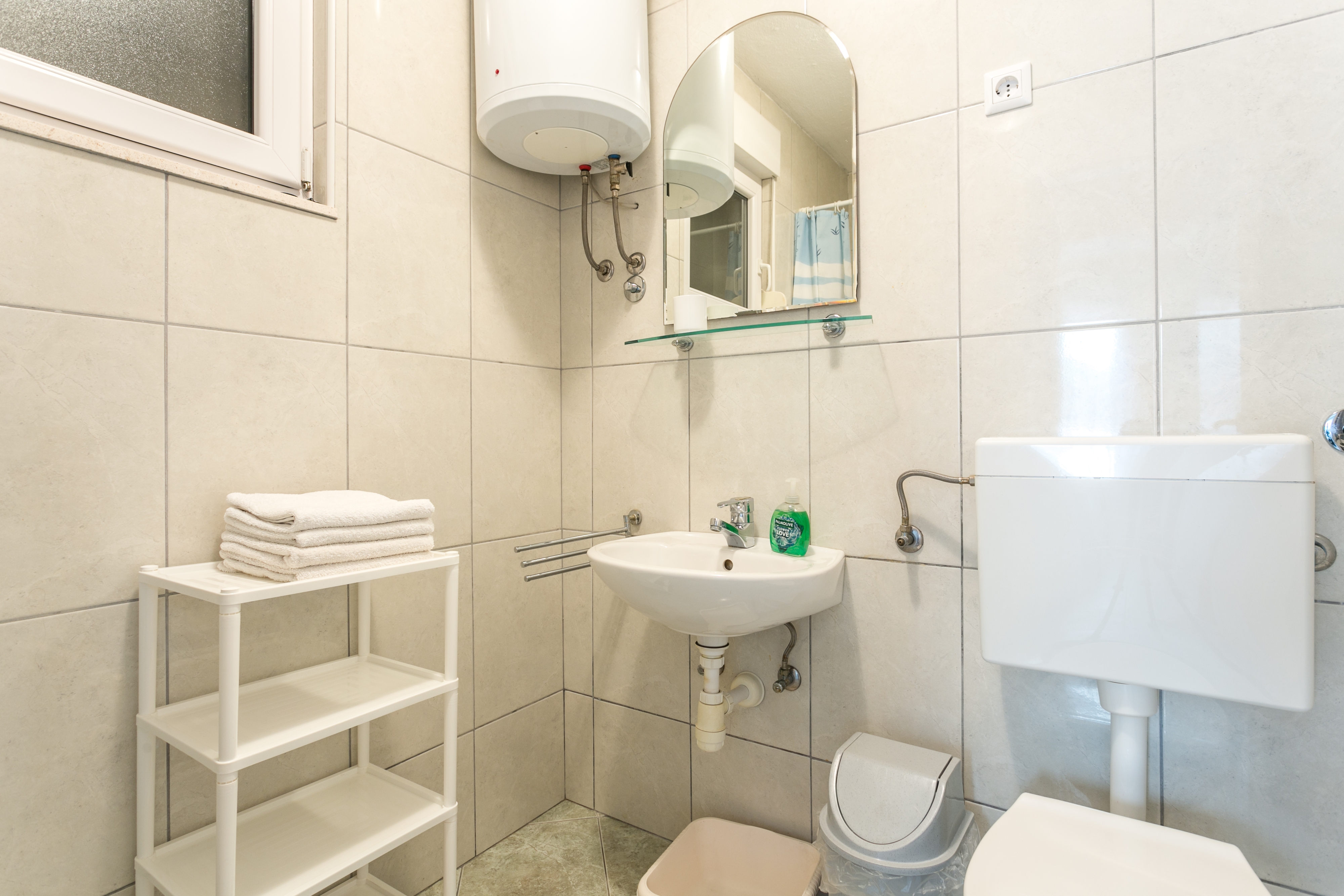 One bedroom apartment near beach Slatine, Čiovo  A-d