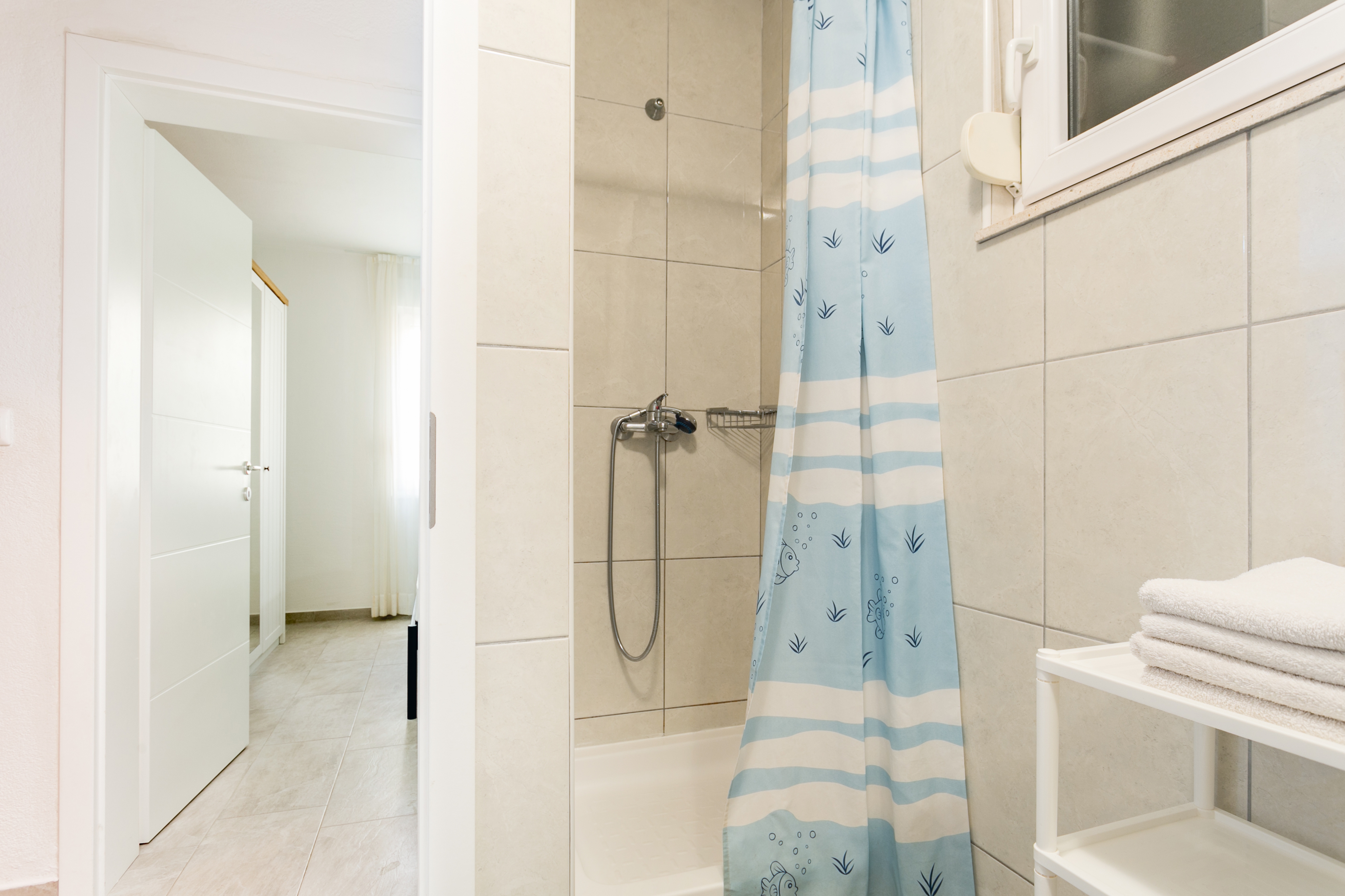 One bedroom apartment near beach Slatine, Čiovo  A-d