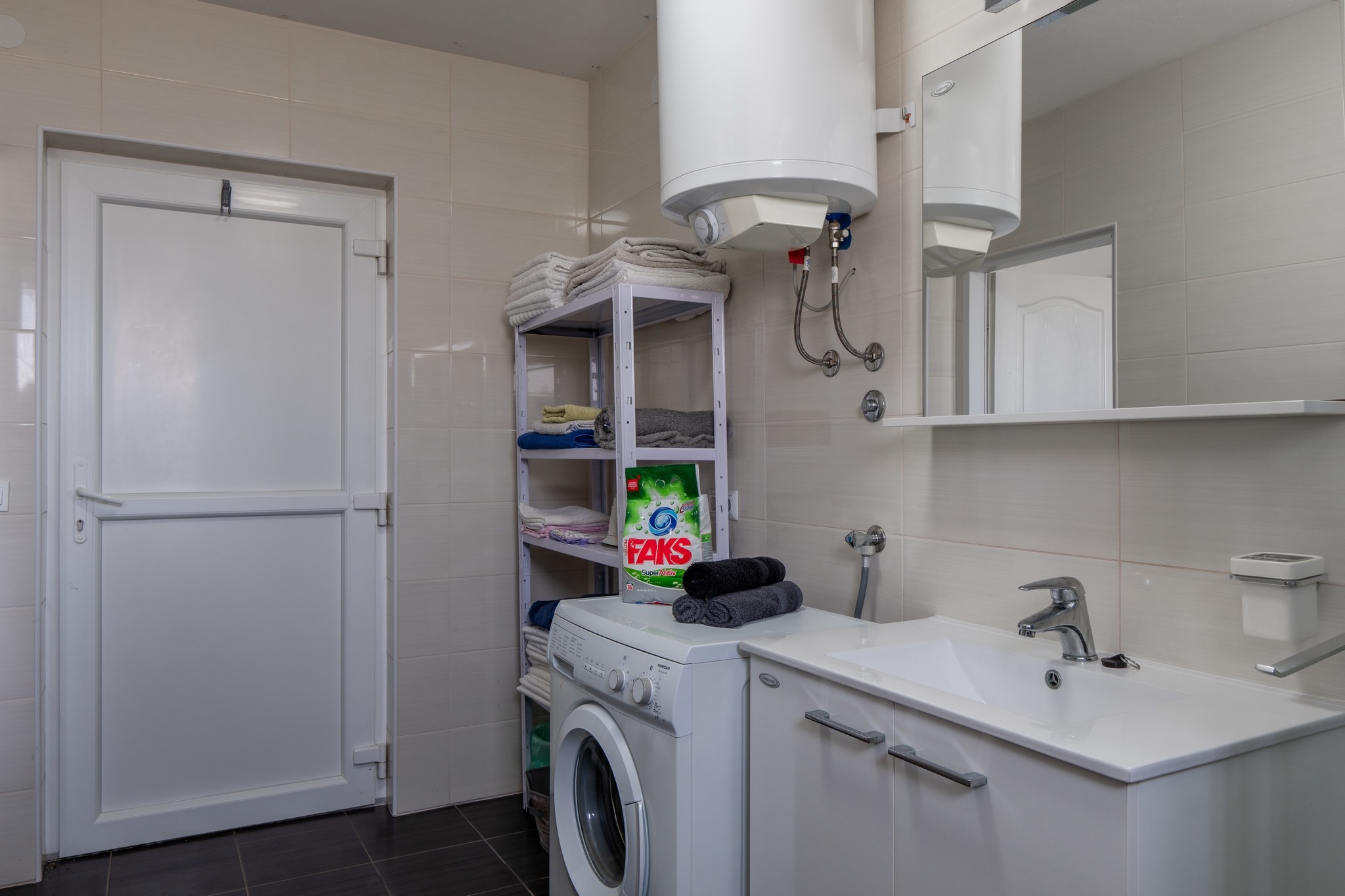 Three bedroom apartment with terrace Vir  A-a