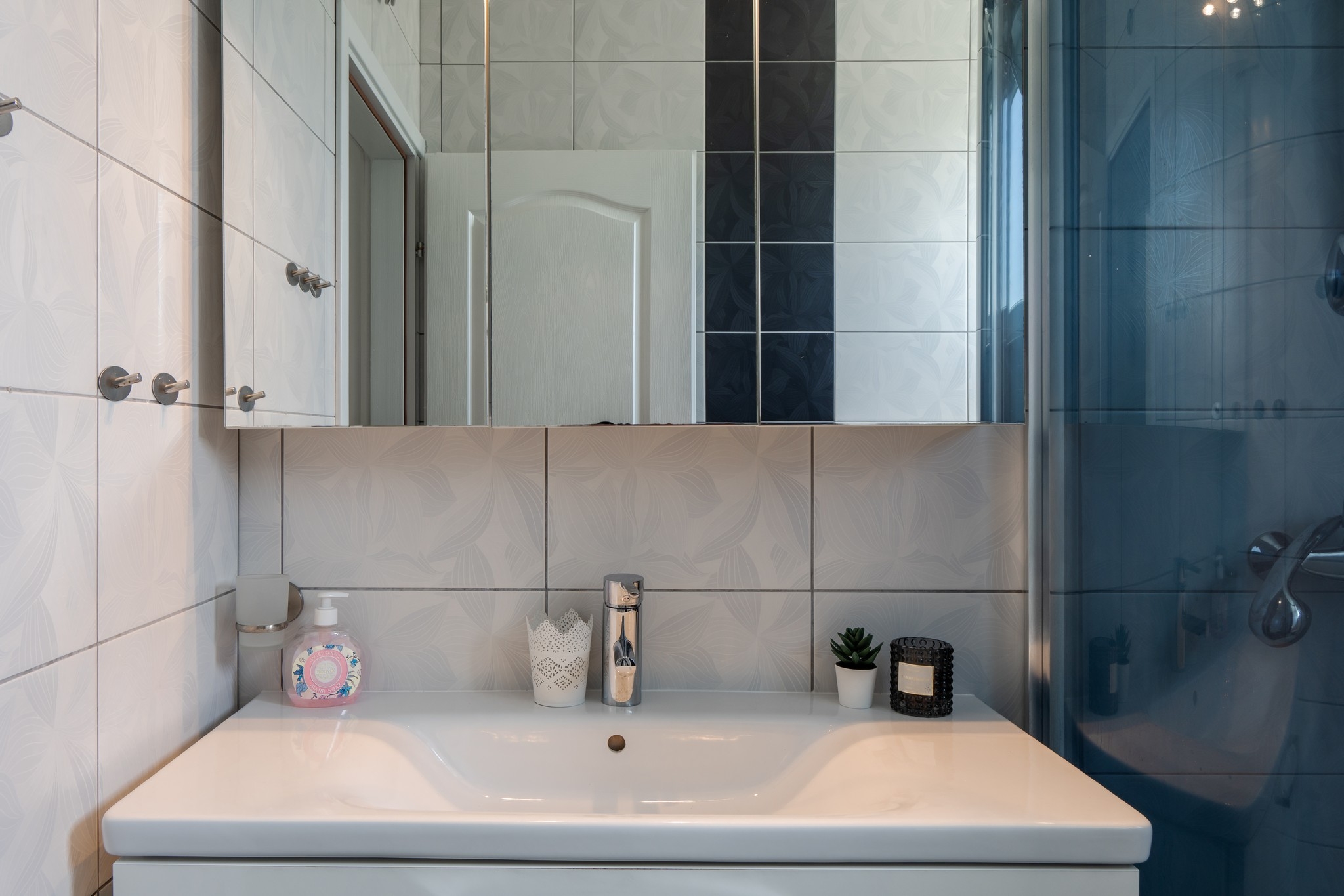 Three bedroom apartment with terrace Vir  A-a