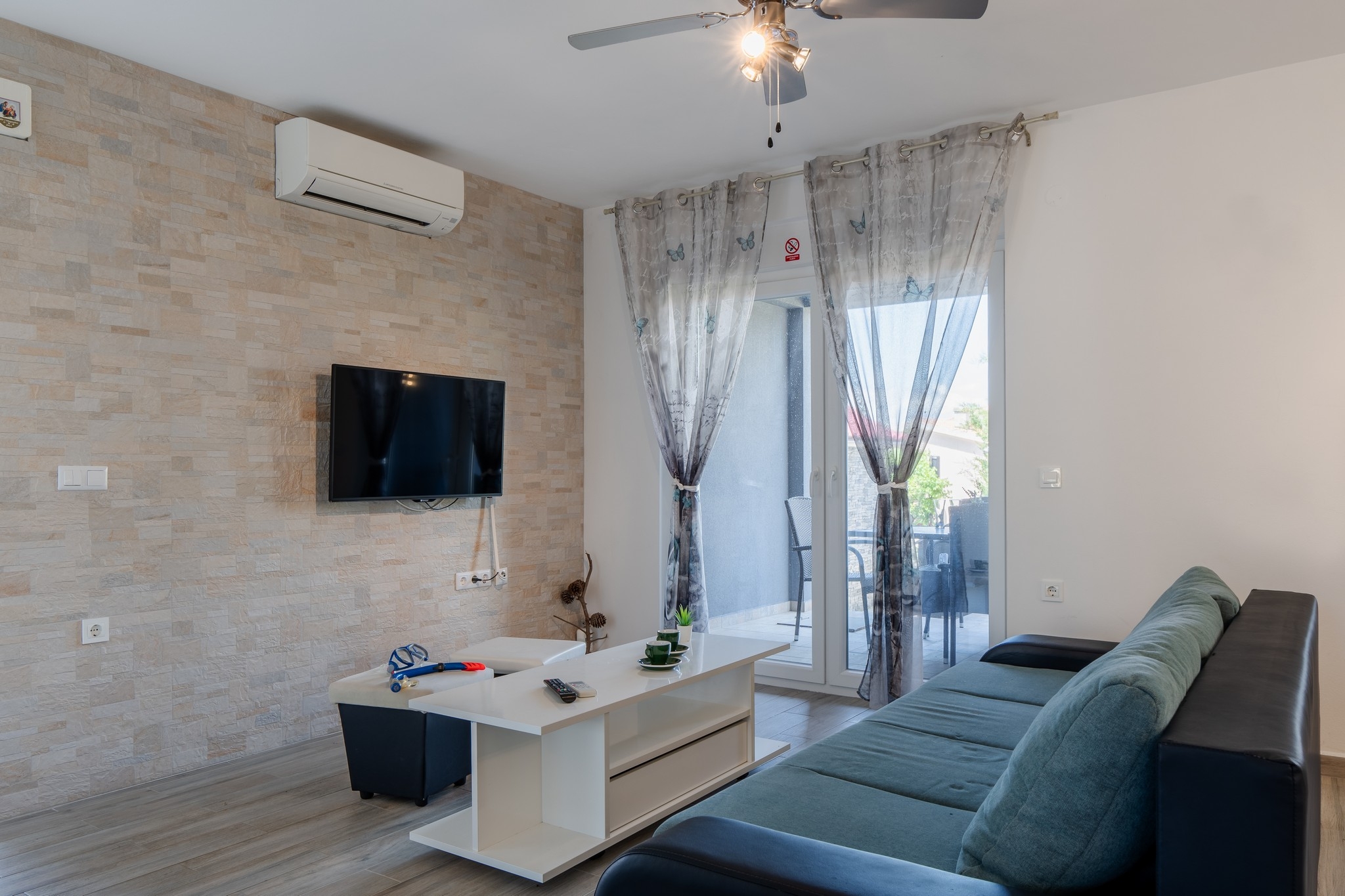 Three bedroom apartment with terrace Vir (A-23333-a)