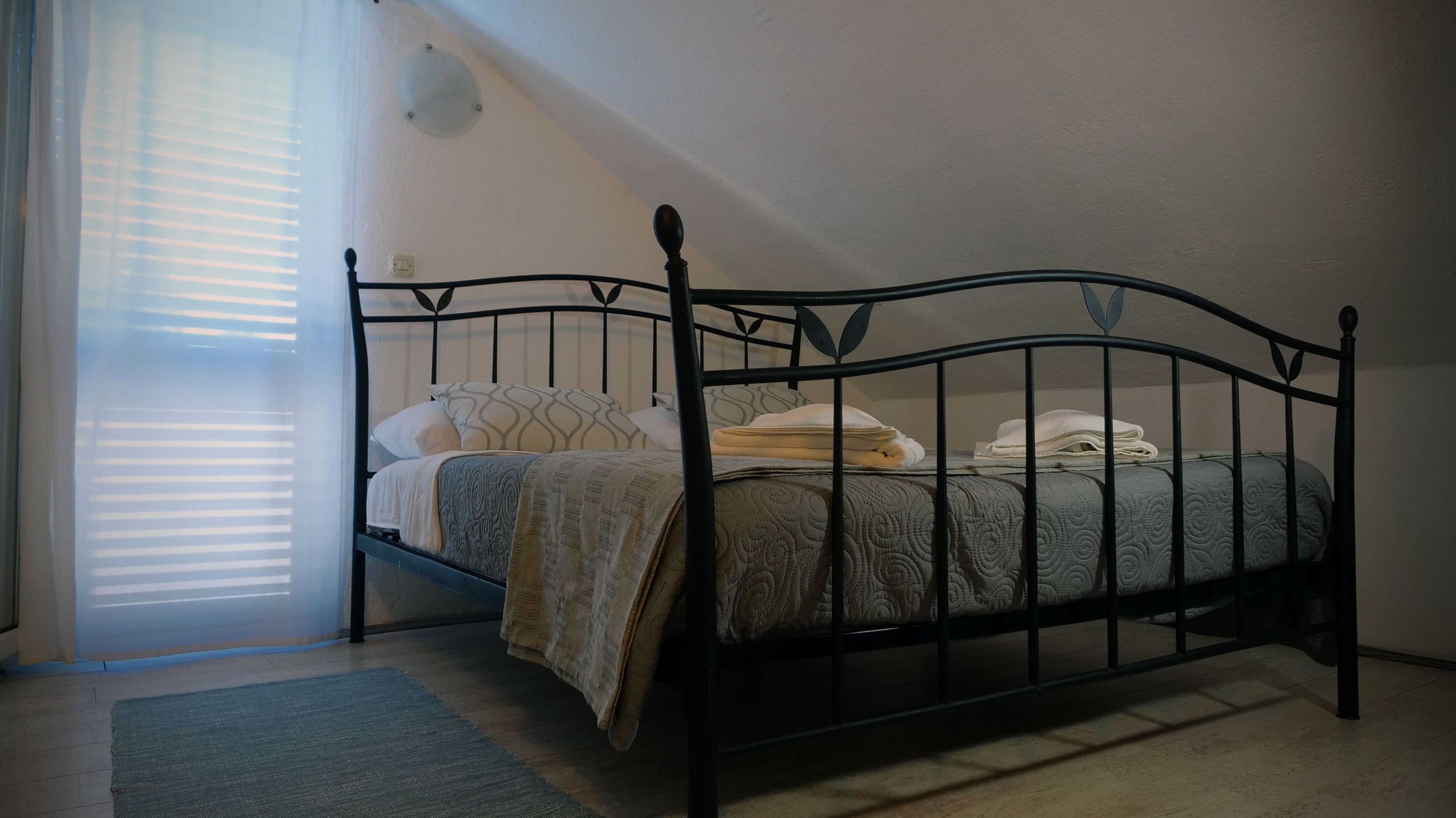 Three bedroom house with terrace Veli Brig, Brač  K