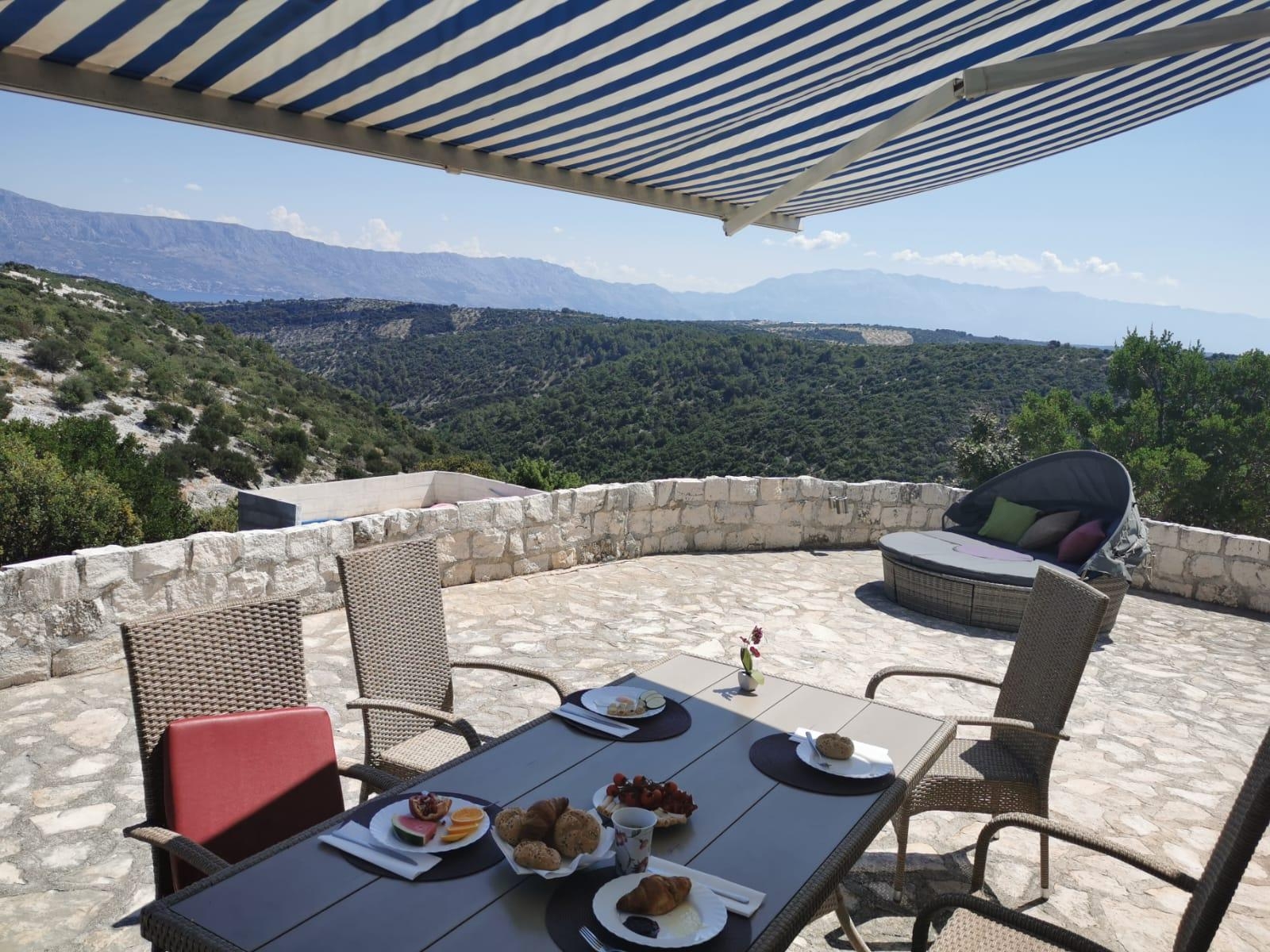 Three bedroom house with terrace Veli Brig, Brač  K