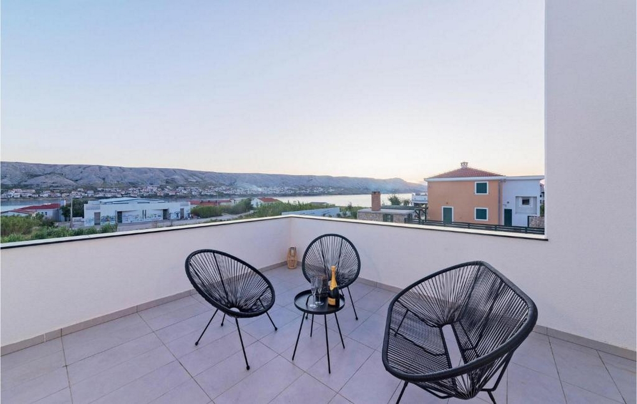 Four bedroom house with terrace and sea view Pag  K