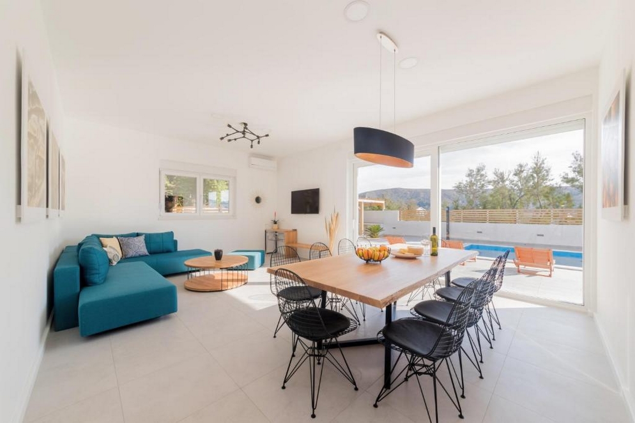 Four-bedroom house with terrace and sea view Pag (K-23343)