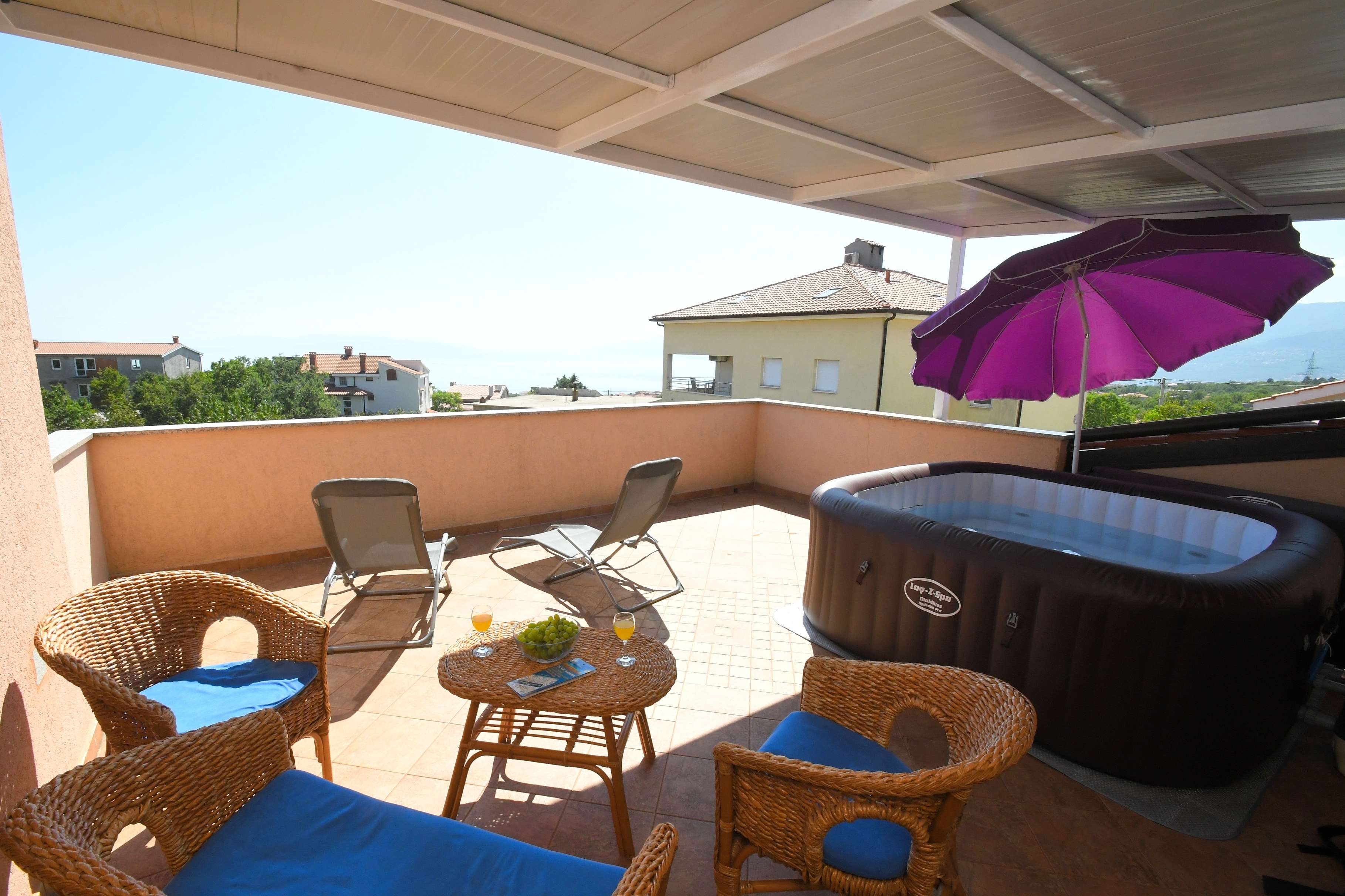 Two bedroom apartment with terrace and sea view Rijeka (A-23345-a) Two bedroom apartment with terrace and sea view Rijeka (A-23345-a)