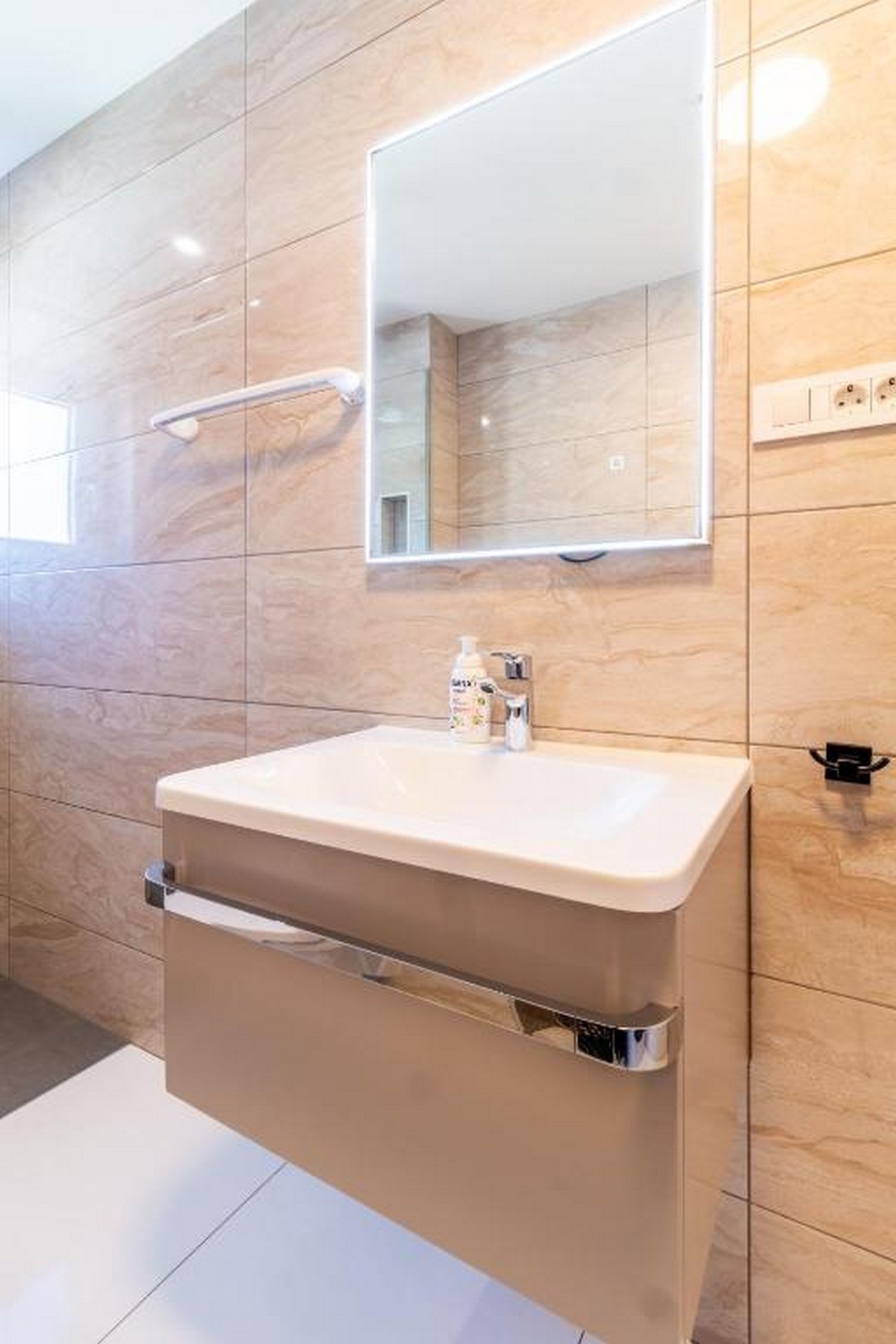 Two bedroom apartment with balcony and sea view Kaštel Stari, Kaštela  A-b