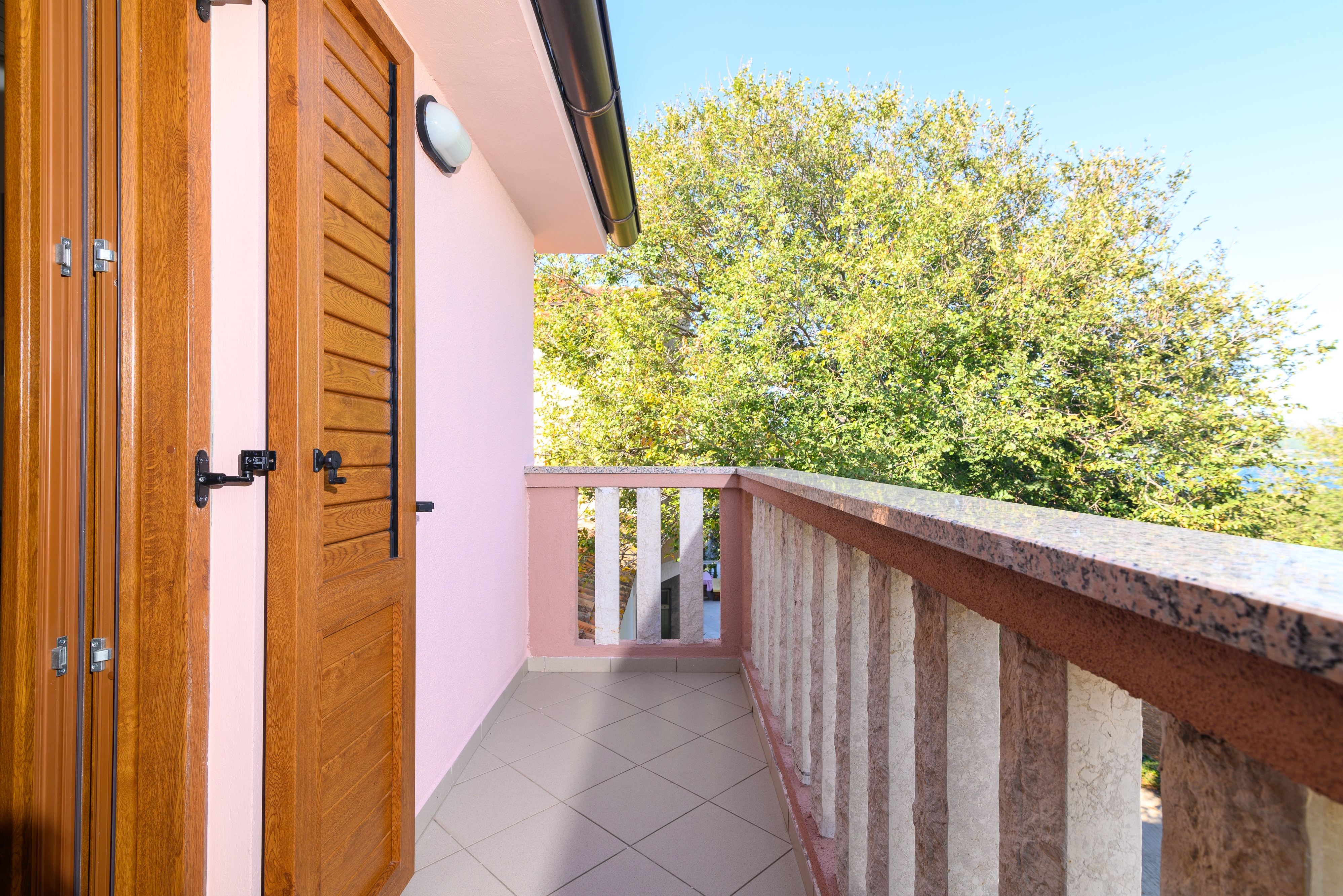 One bedroom apartment with terrace and sea view Duga Luka (Prtlog), Labin  A-c
