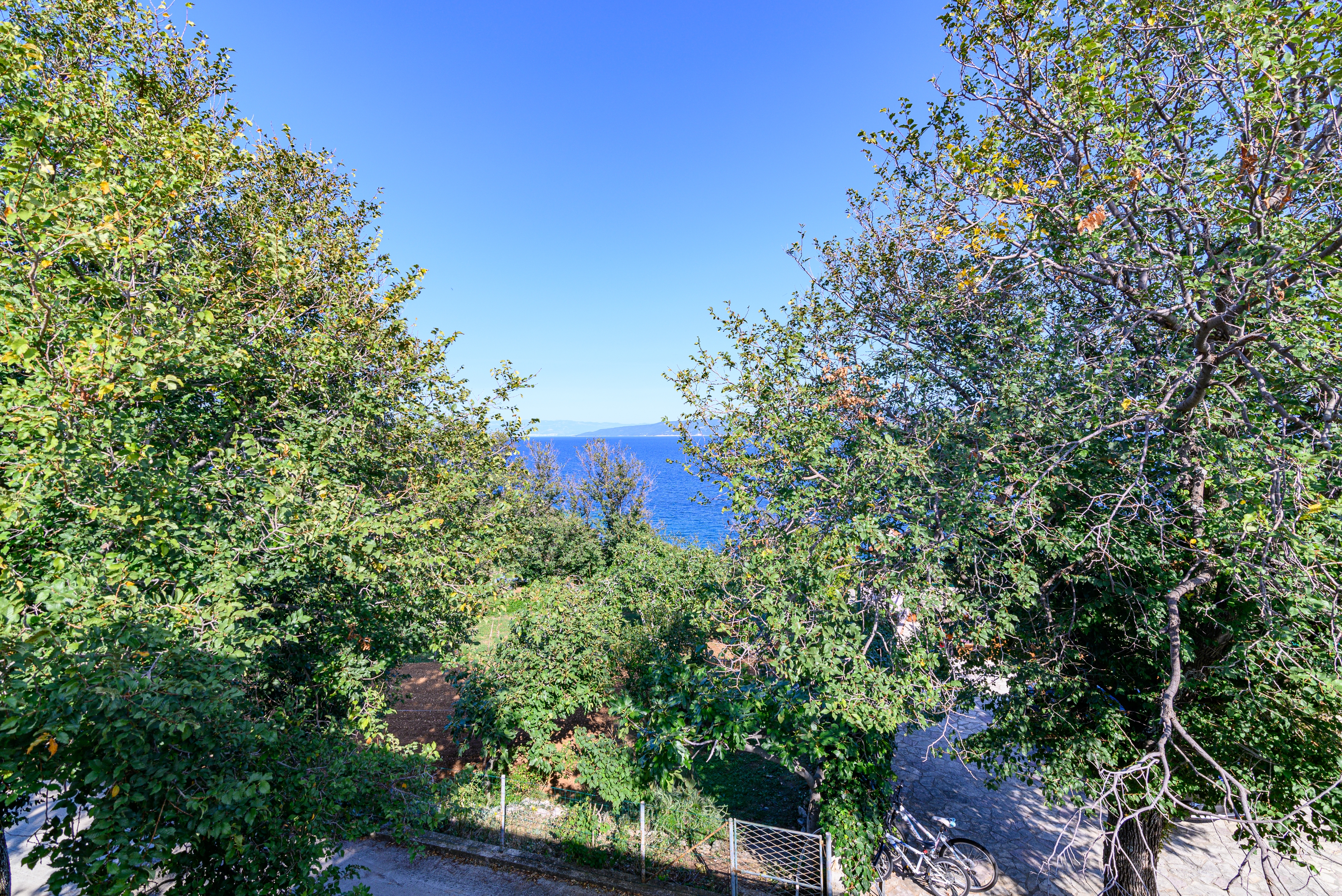 One bedroom apartment with terrace and sea view Duga Luka (Prtlog), Labin  A-c