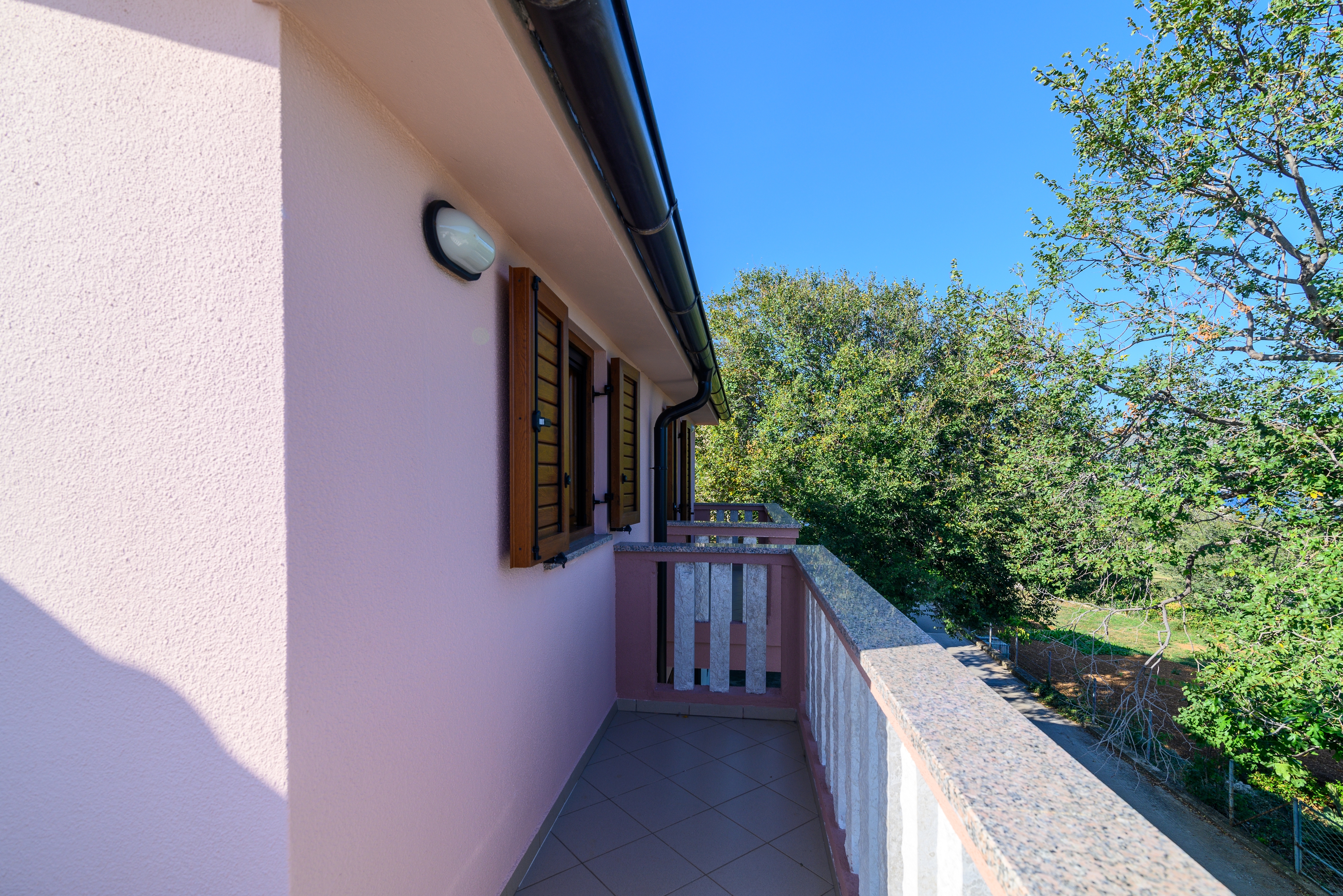 One bedroom apartment with terrace and sea view Duga Luka (Prtlog), Labin  A-c