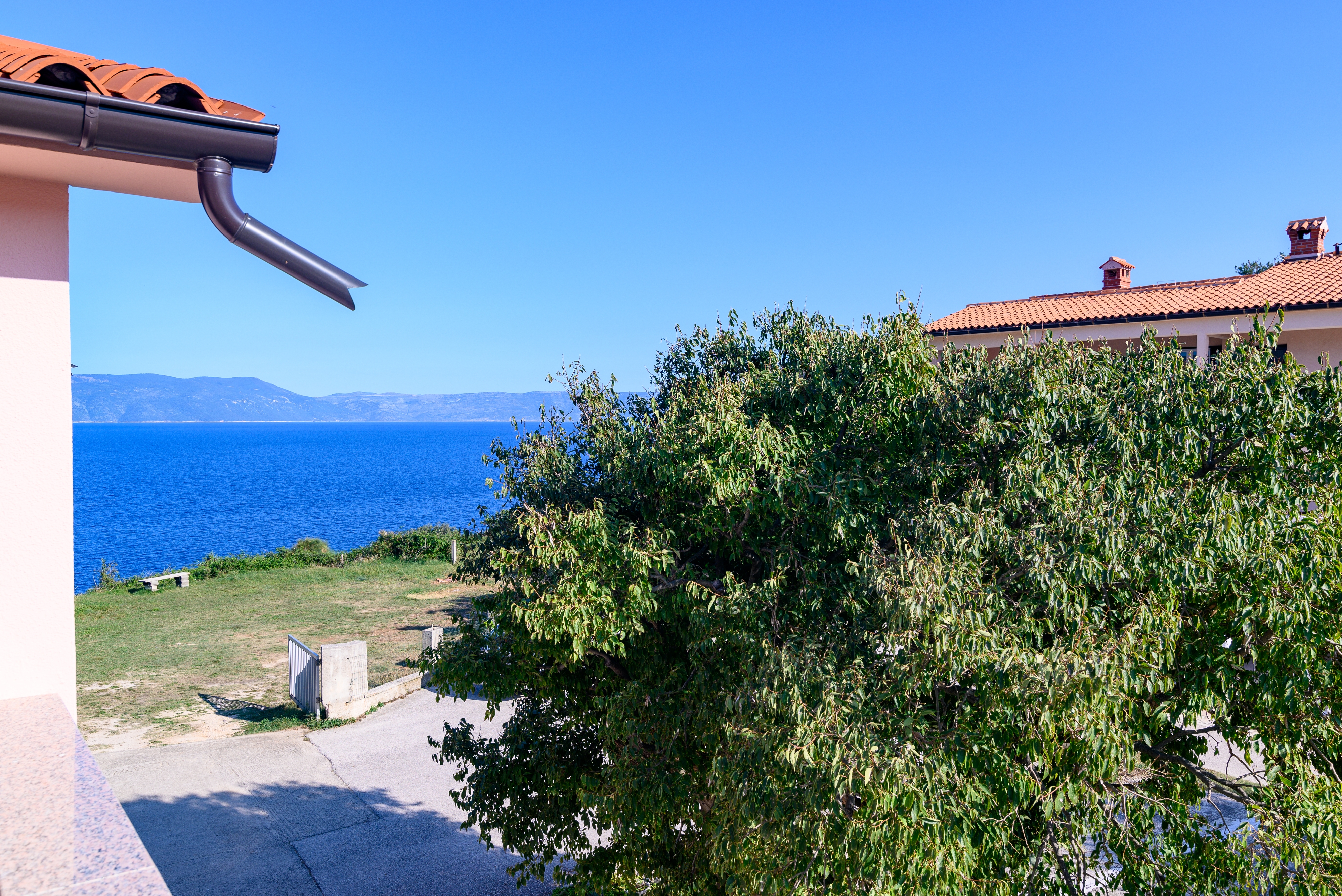 One bedroom apartment with terrace and sea view Duga Luka (Prtlog), Labin  A-d