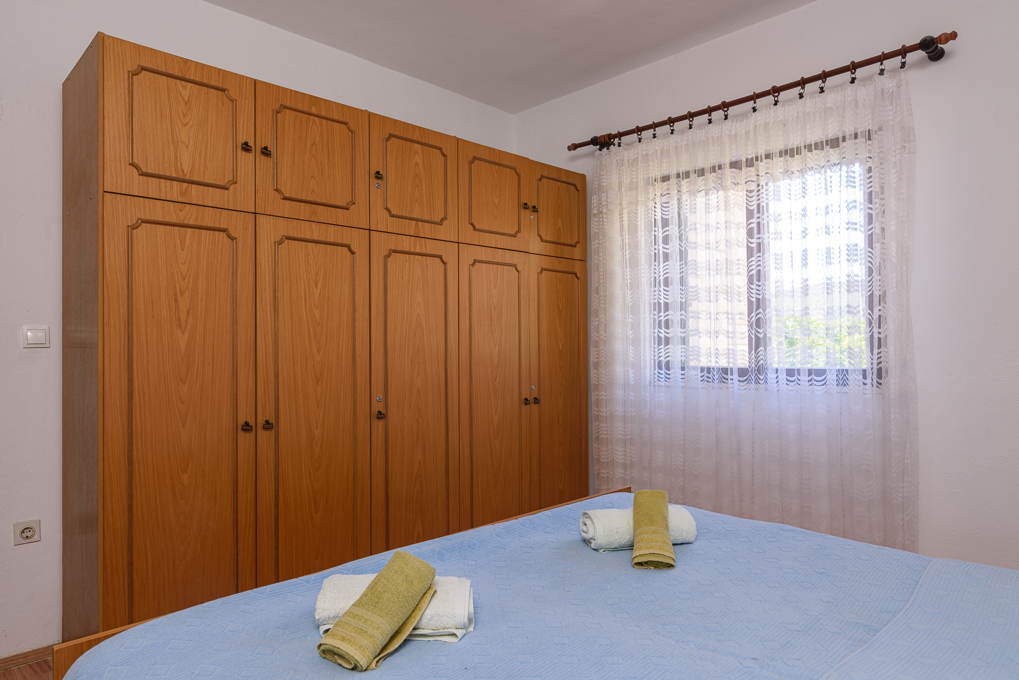 Three bedroom apartment with terrace and sea view Marina, Trogir  A-a