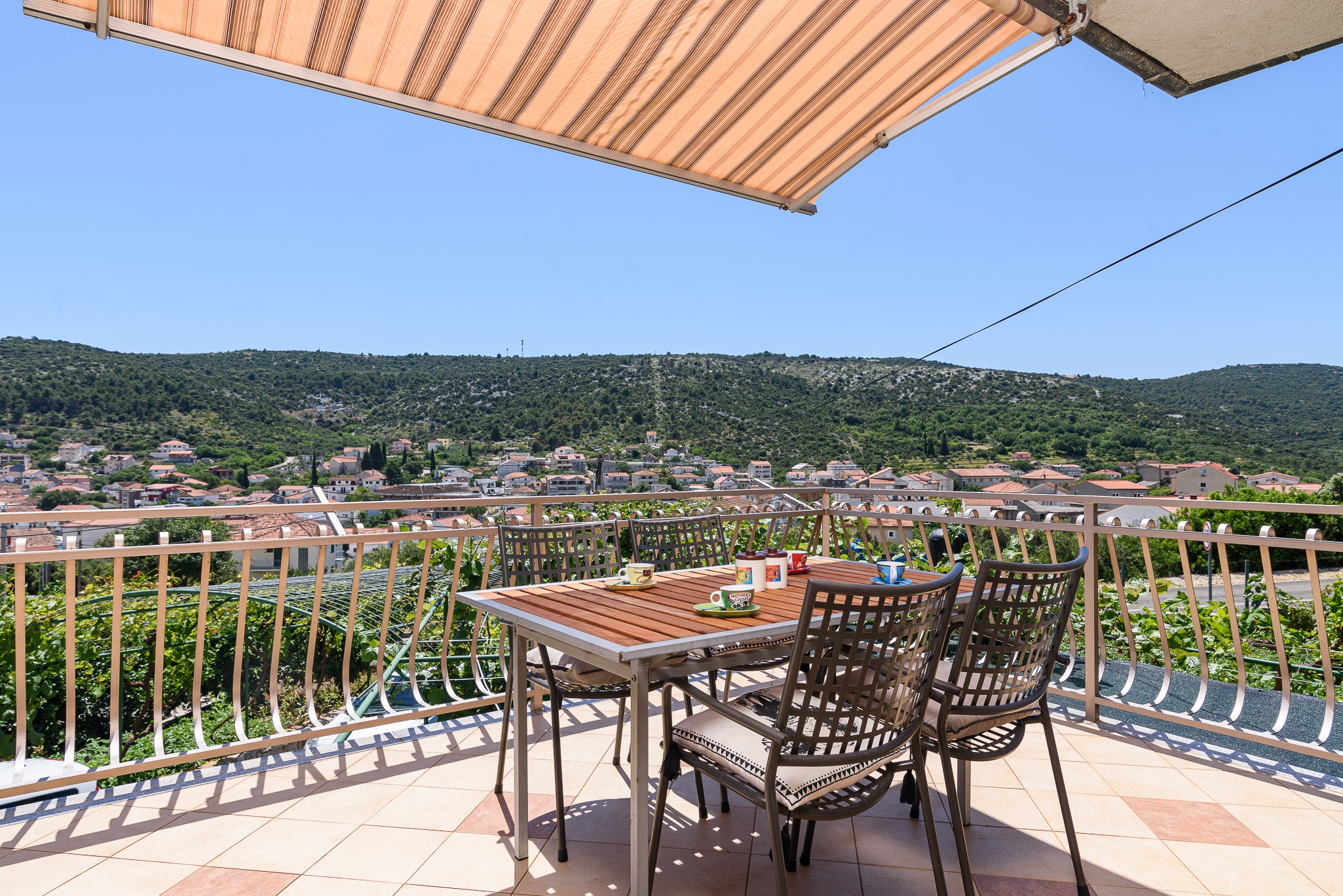Three bedroom apartment with terrace and sea view Marina, Trogir (A-23353-a)