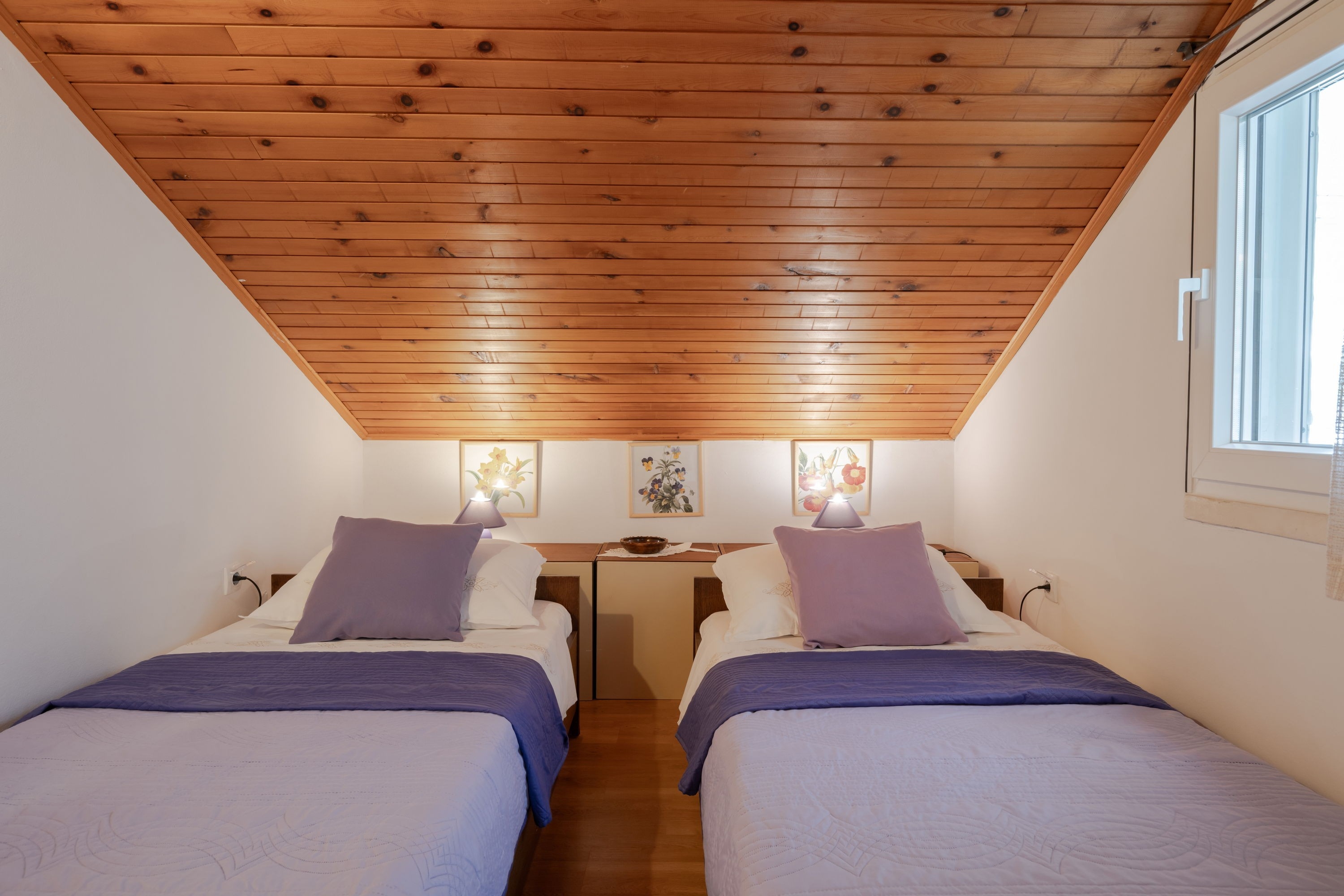 Three bedroom apartment near beach Prižba, Korčula  A-a