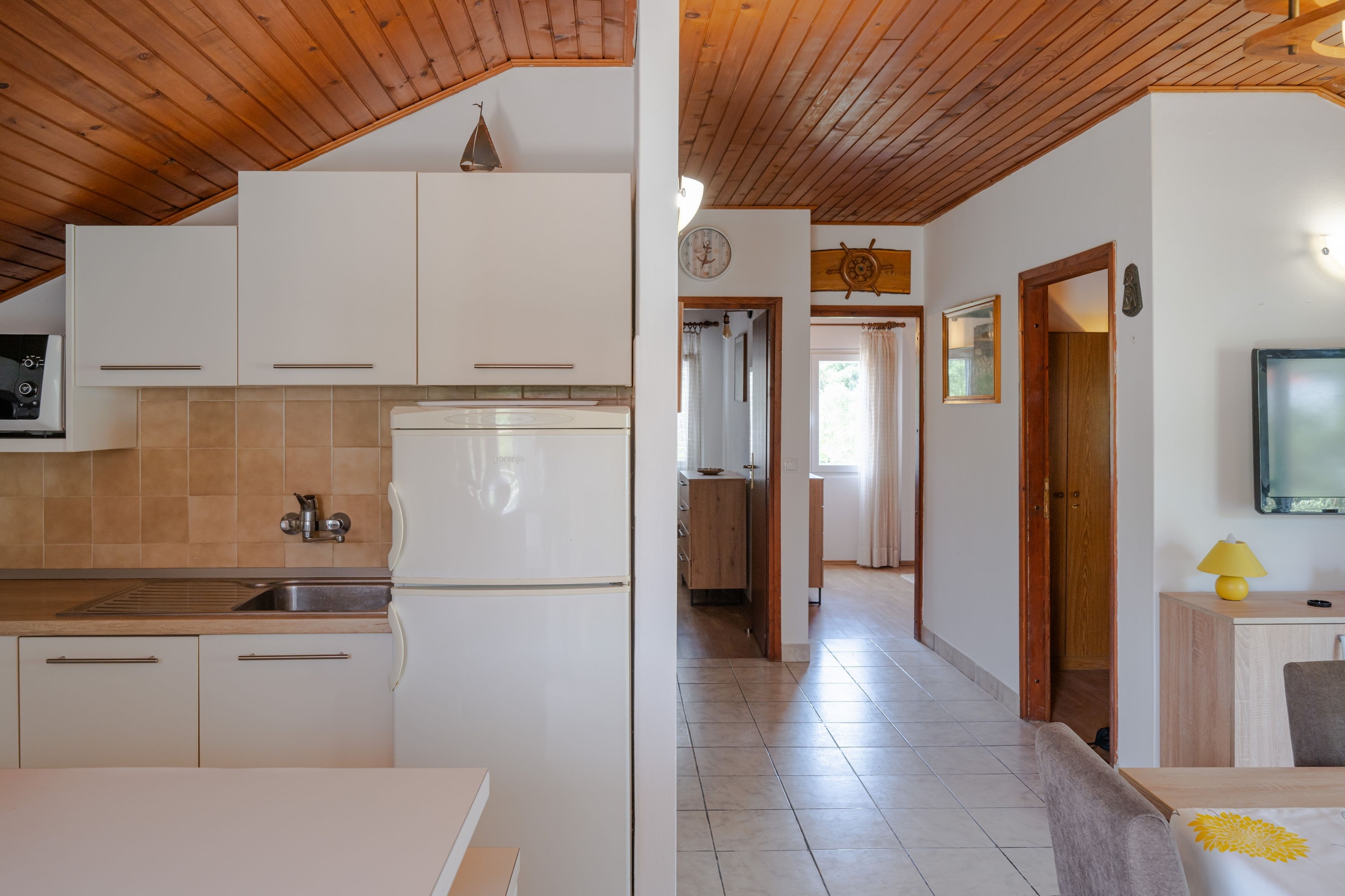 Three bedroom apartment near beach Prižba, Korčula  A-a
