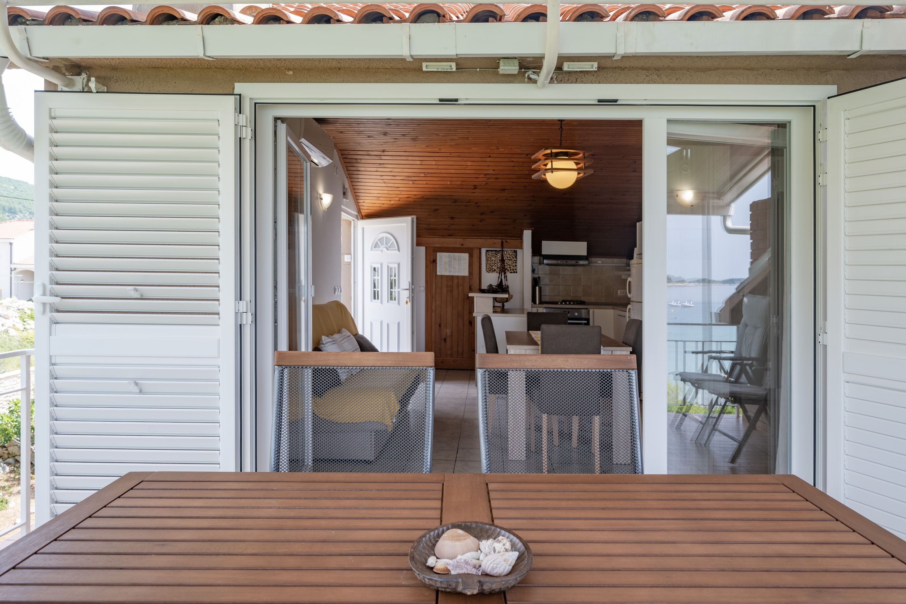 Three bedroom apartment near beach Prižba, Korčula  A-a