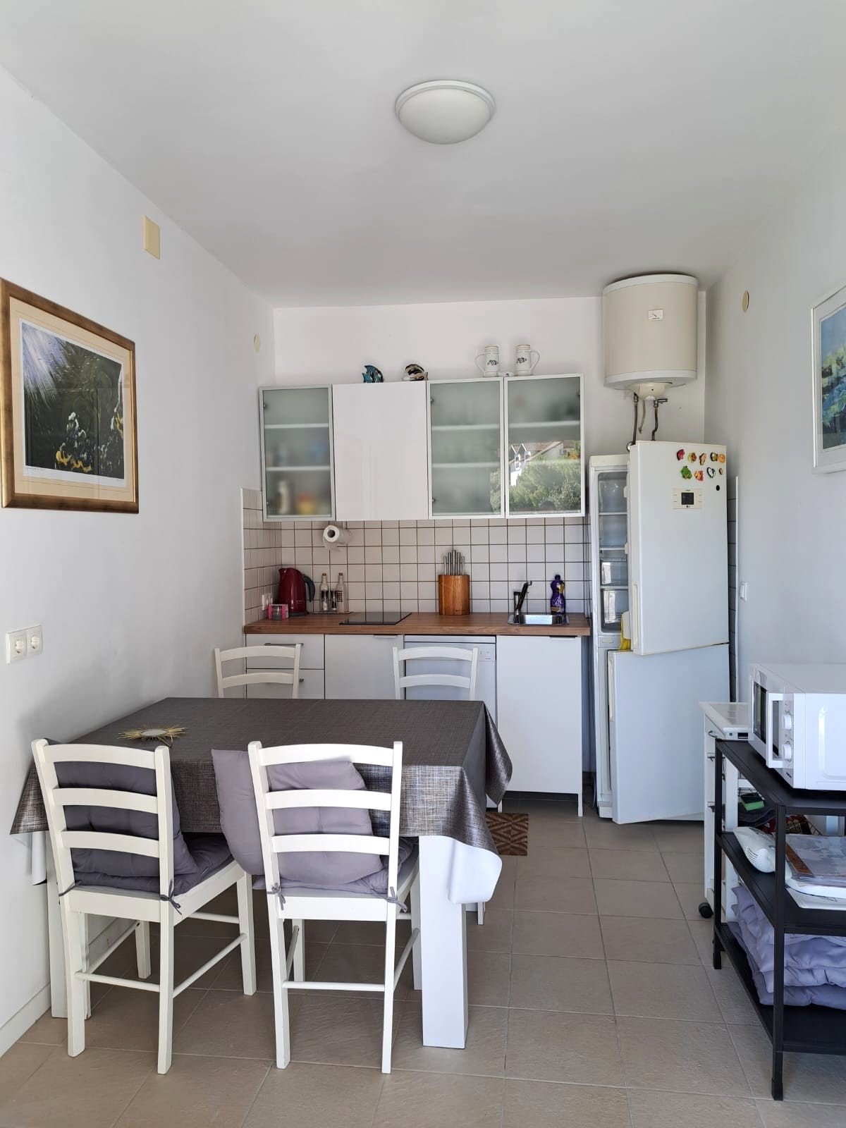 Two bedroom apartment near beach Ubli, Lastovo (A-23365-a)