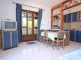 Sala da pranzo Liganj, Sala da pranzo nell'alloggi del tipo studio-apartment, condizionatore disponibile, animali domestici ammessi e WiFi.