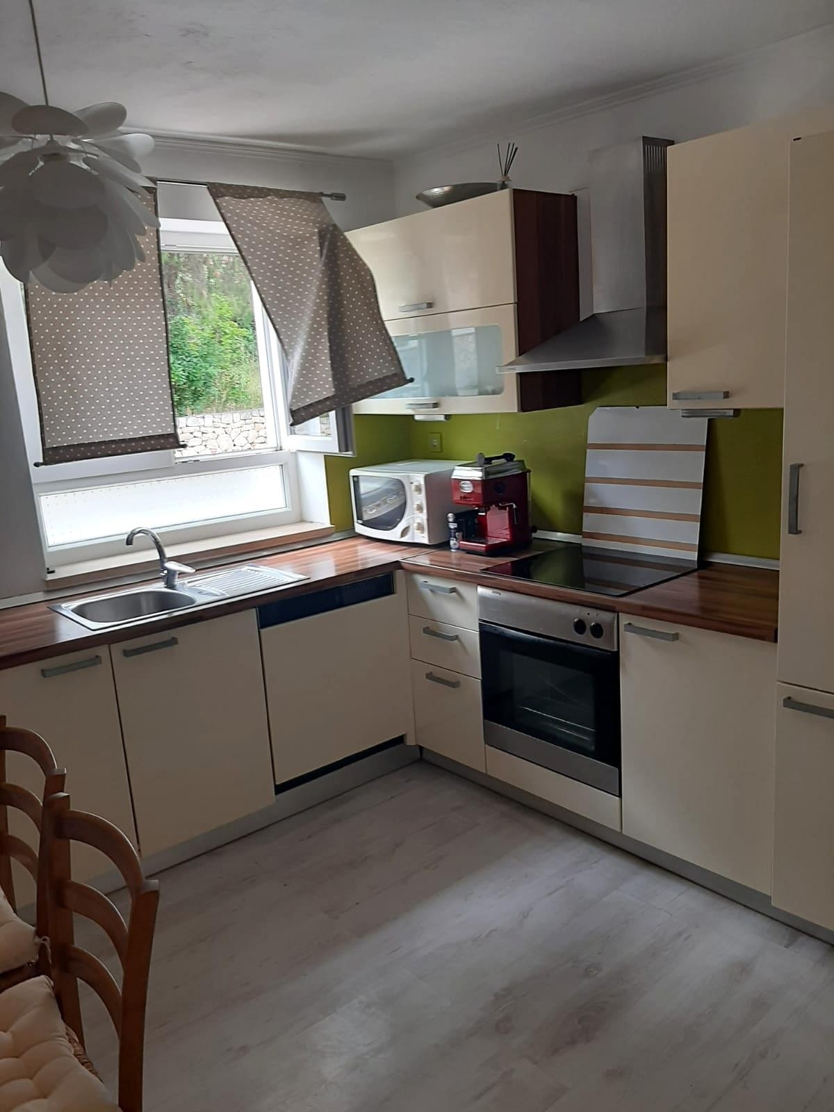 Four bedroom apartment with terrace and sea view Supetar, Brač  A-a