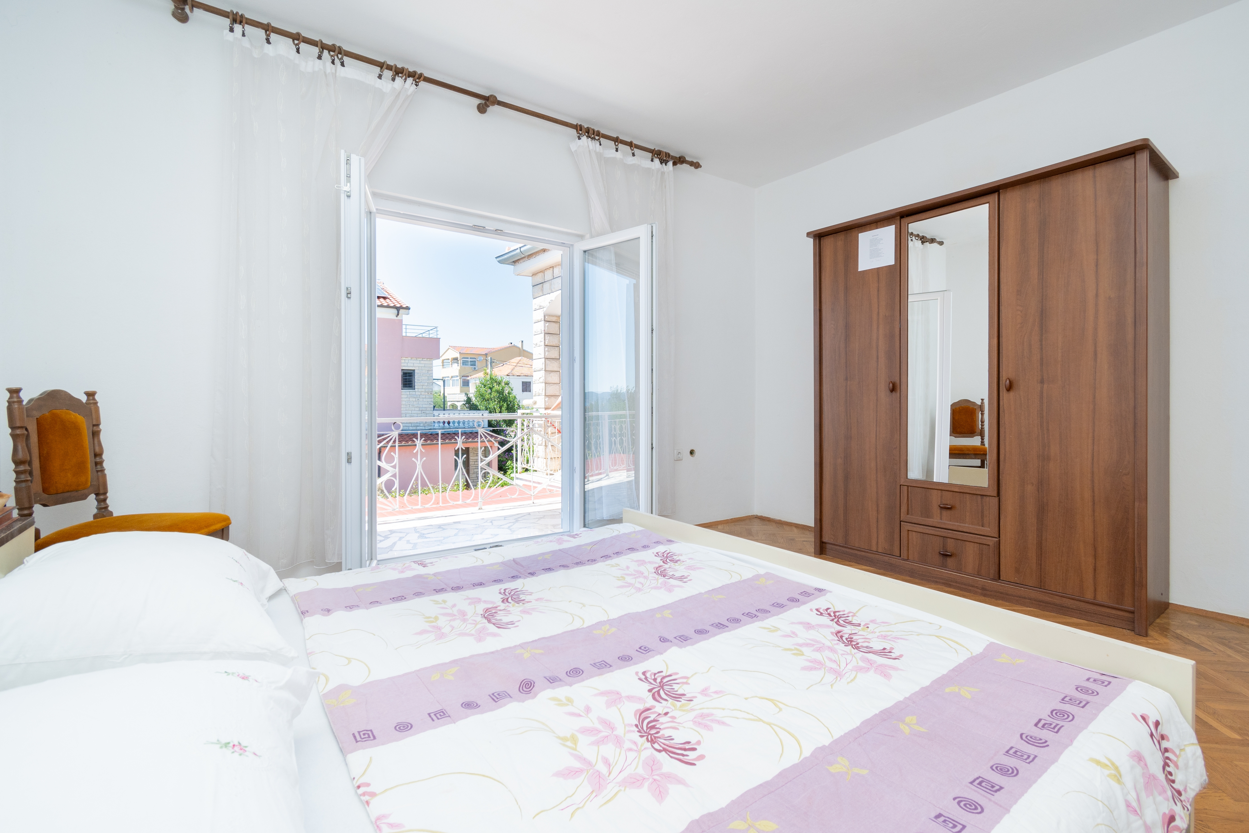Three bedroom apartment with terrace and sea view Bibinje, Zadar  A-a
