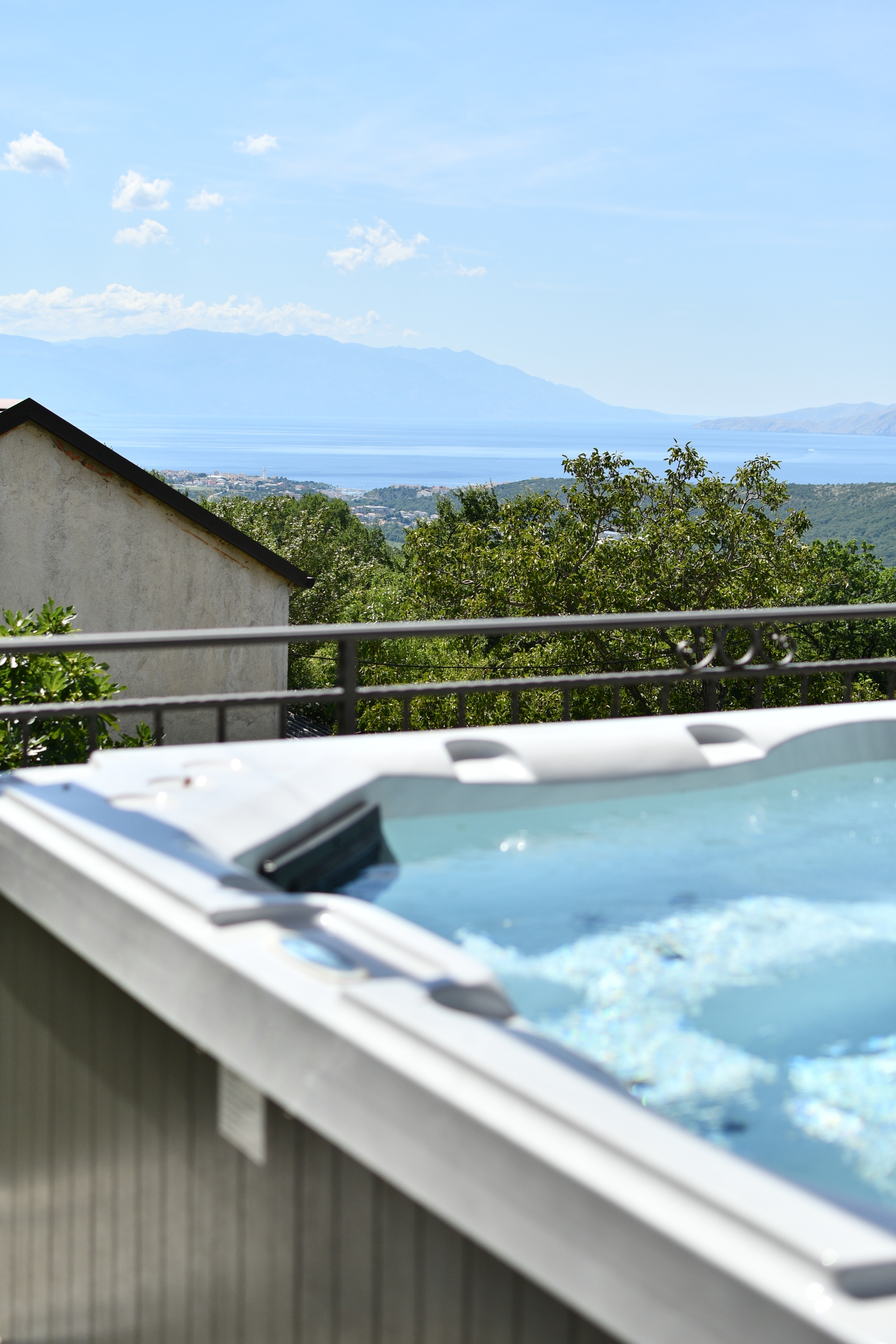 Two bedroom house with terrace and sea view Bribir, Novi Vinodolski  K