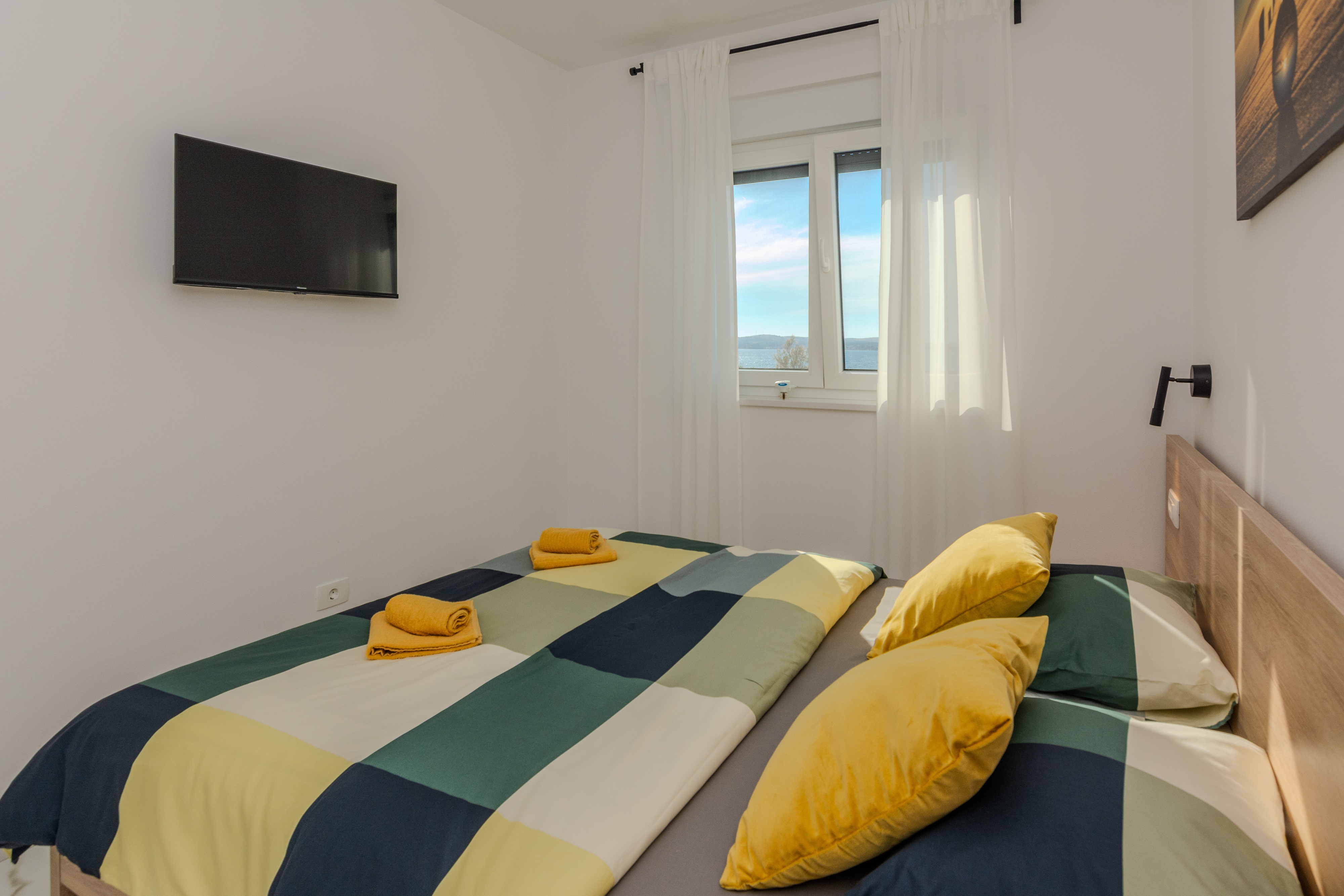 Two bedroom apartment with balcony and sea view Vir  A-a