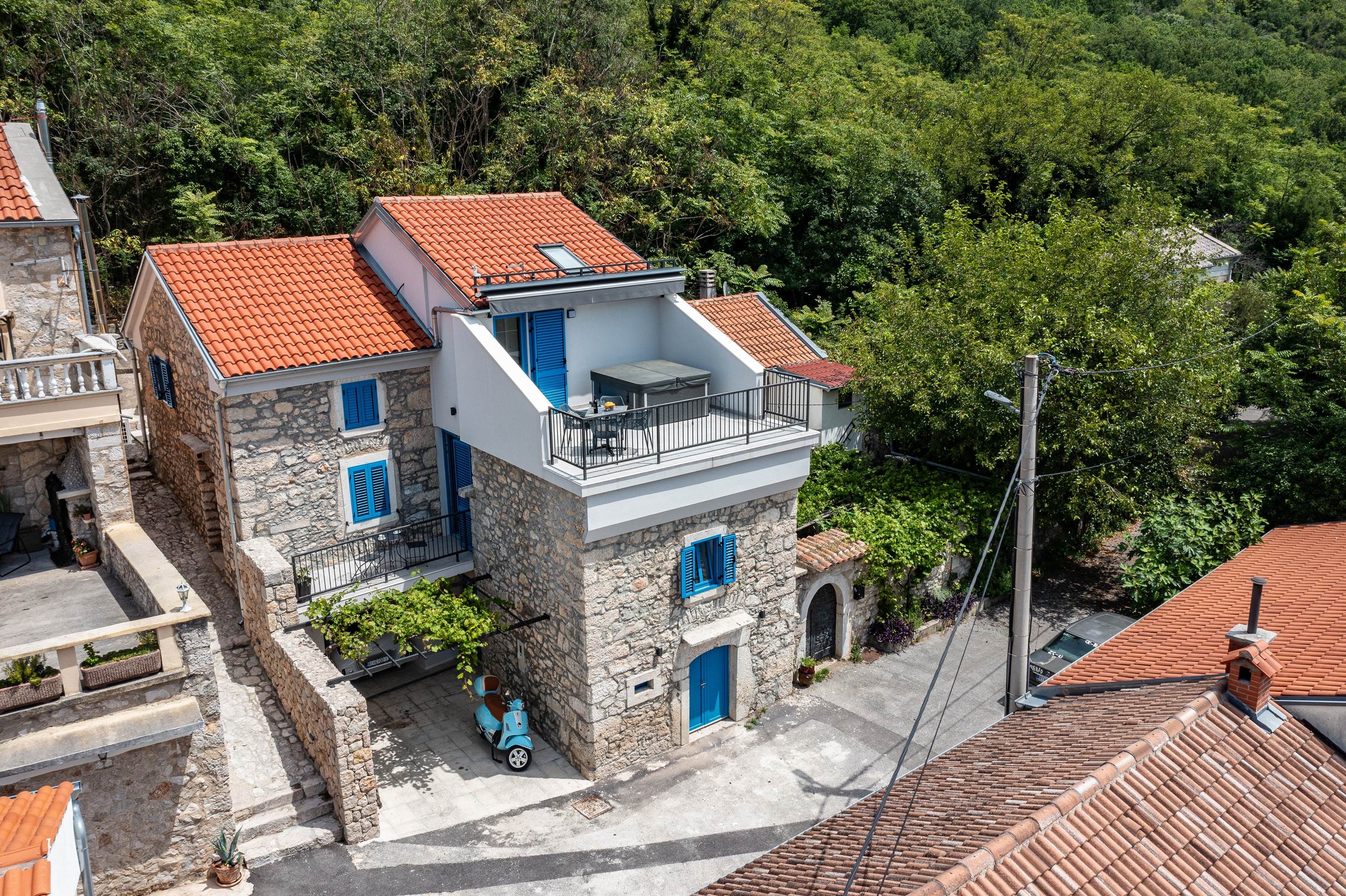 Štirisobna hiša S teraso Tribalj, Crikvenica  K