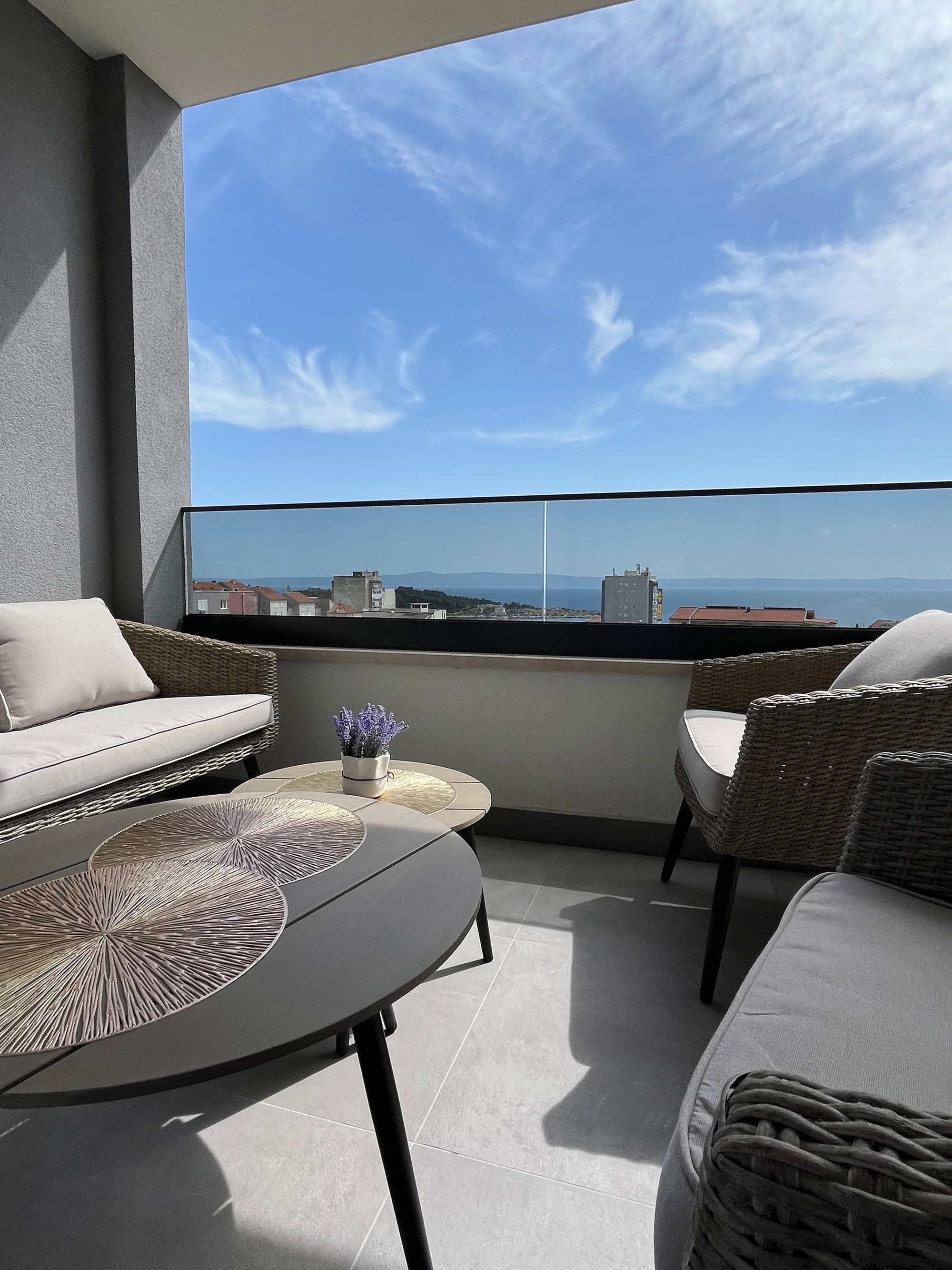 One bedroom apartment with balcony and sea view Makarska  A-a