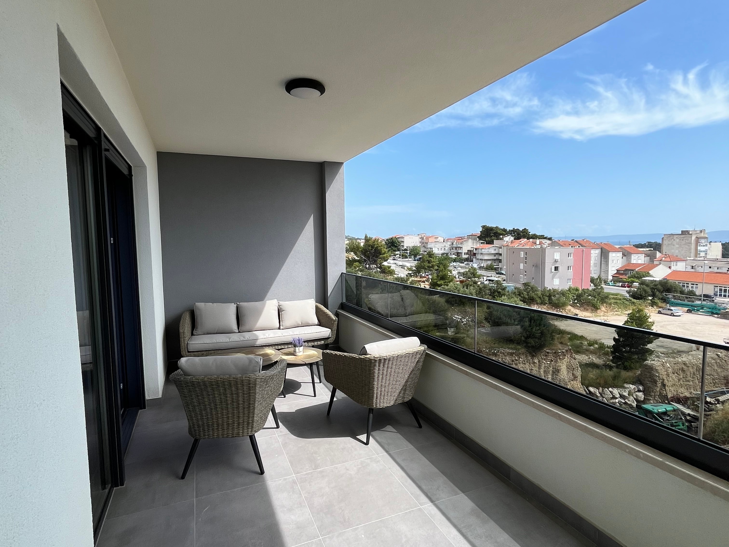One bedroom apartment with balcony and sea view Makarska (A-23392-a) One bedroom apartment with balcony and sea view Makarska (A-23392-a)