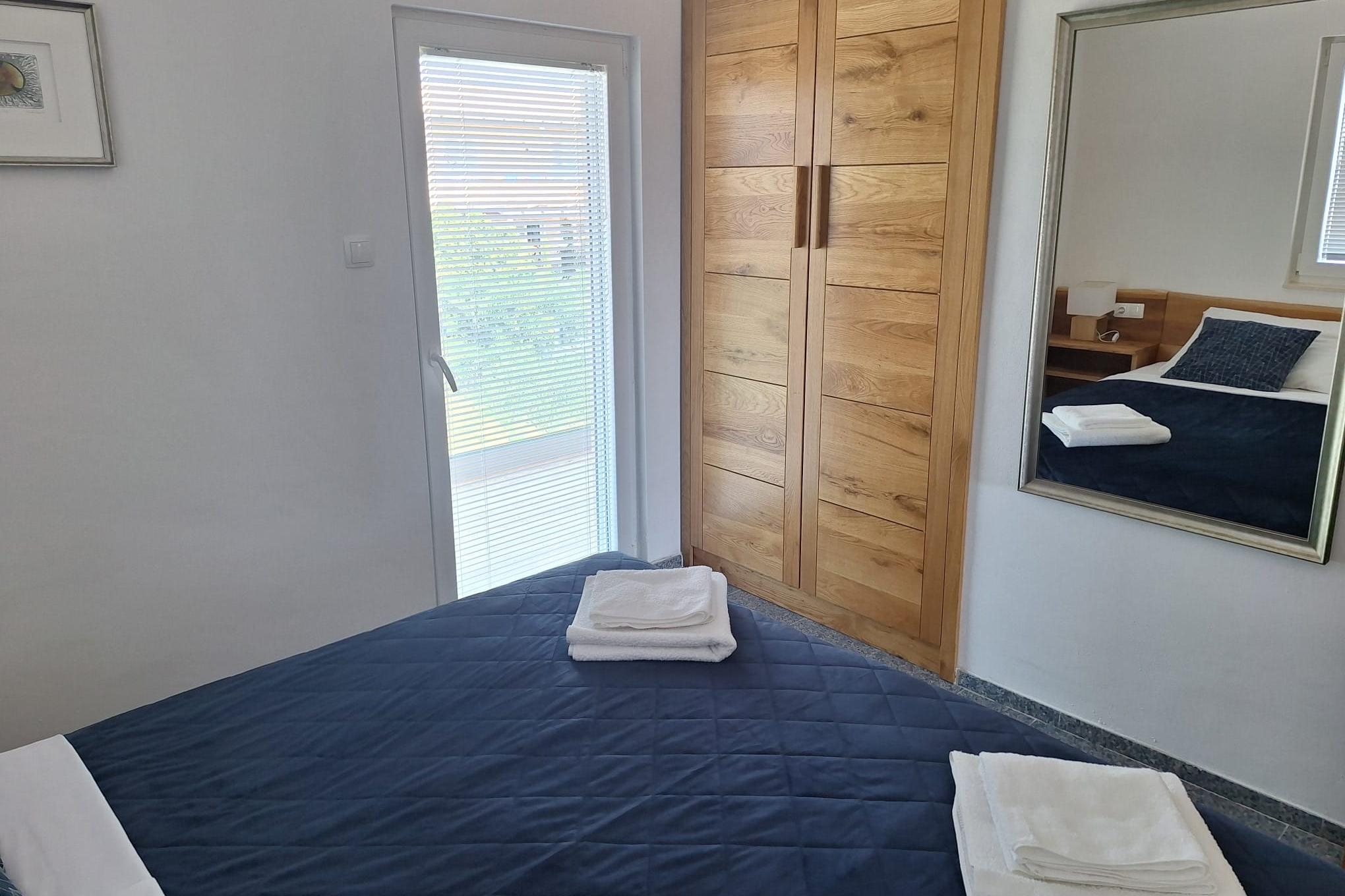 Two bedroom apartment with terrace Bogdanovići, Šibenik  A-a