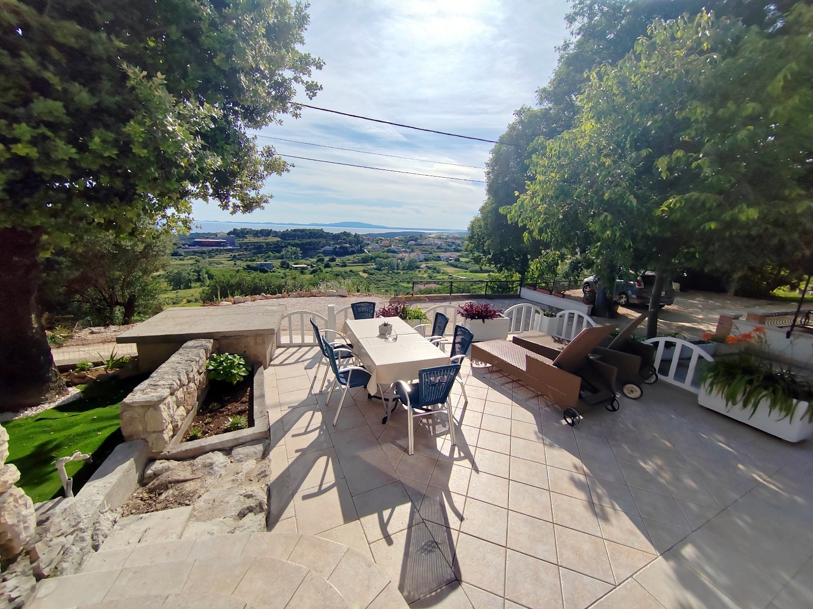 Two bedroom house with terrace and sea view Mundanije, Rab  K