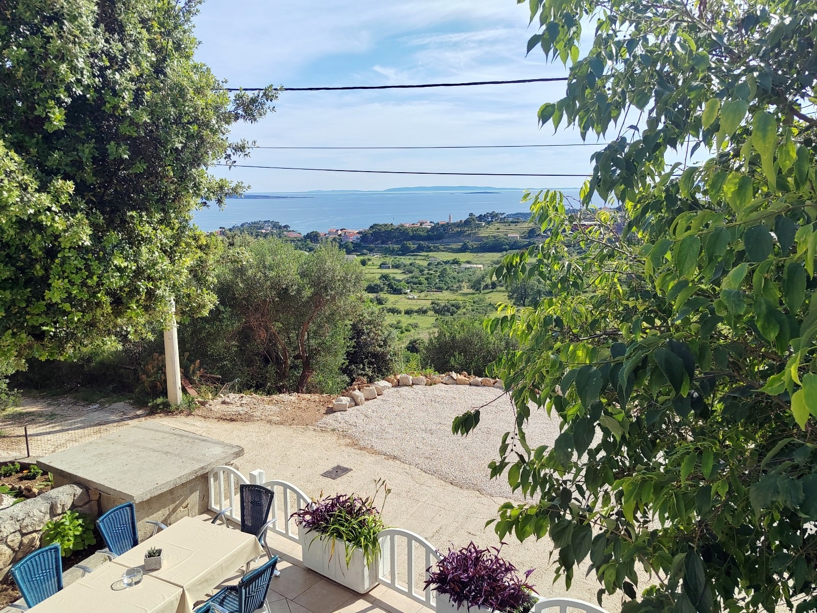 Two bedroom house with terrace and sea view Mundanije, Rab  K