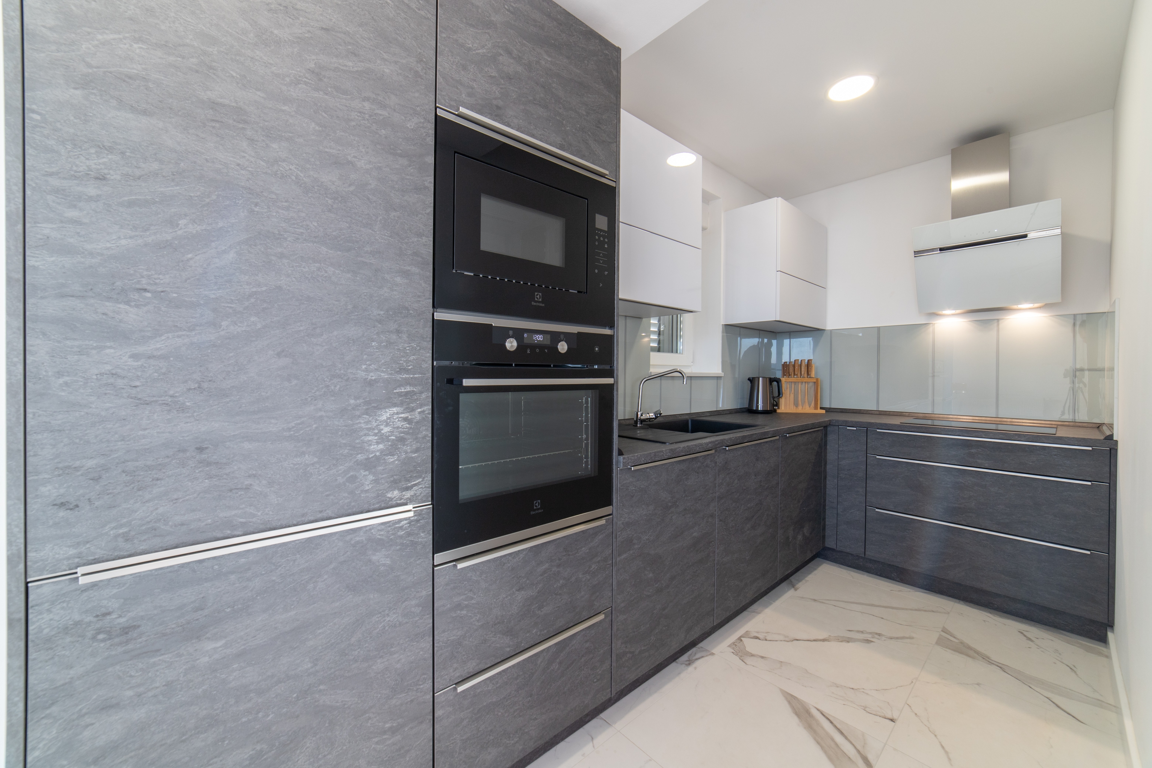 Two bedroom apartment with terrace and sea view Kaštel Kambelovac, Kaštela  A-a