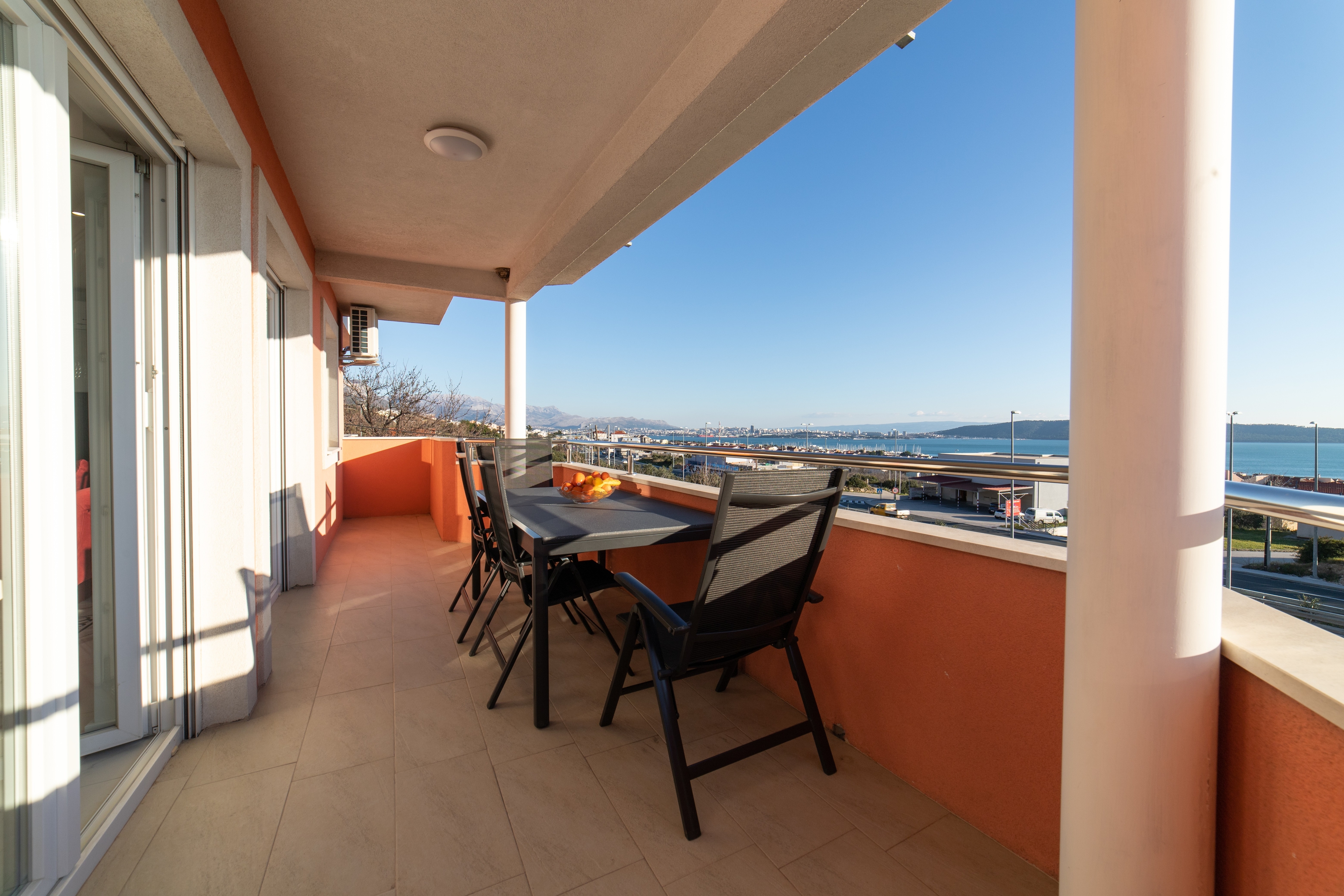 Two bedroom apartment with terrace and sea view Kaštel Kambelovac, Kaštela  A-a