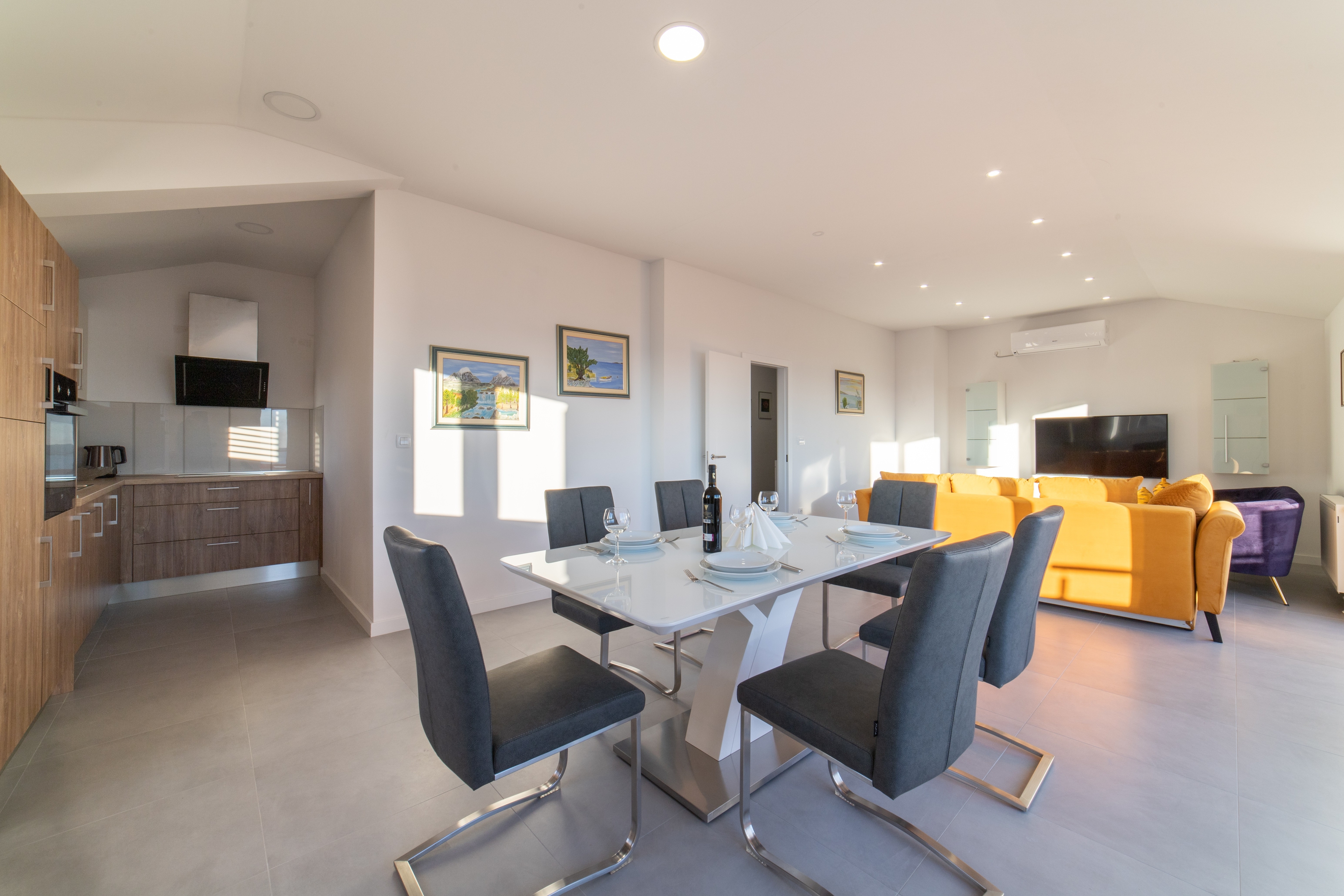 Two bedroom apartment with terrace and sea view Kaštel Kambelovac, Kaštela  A-b