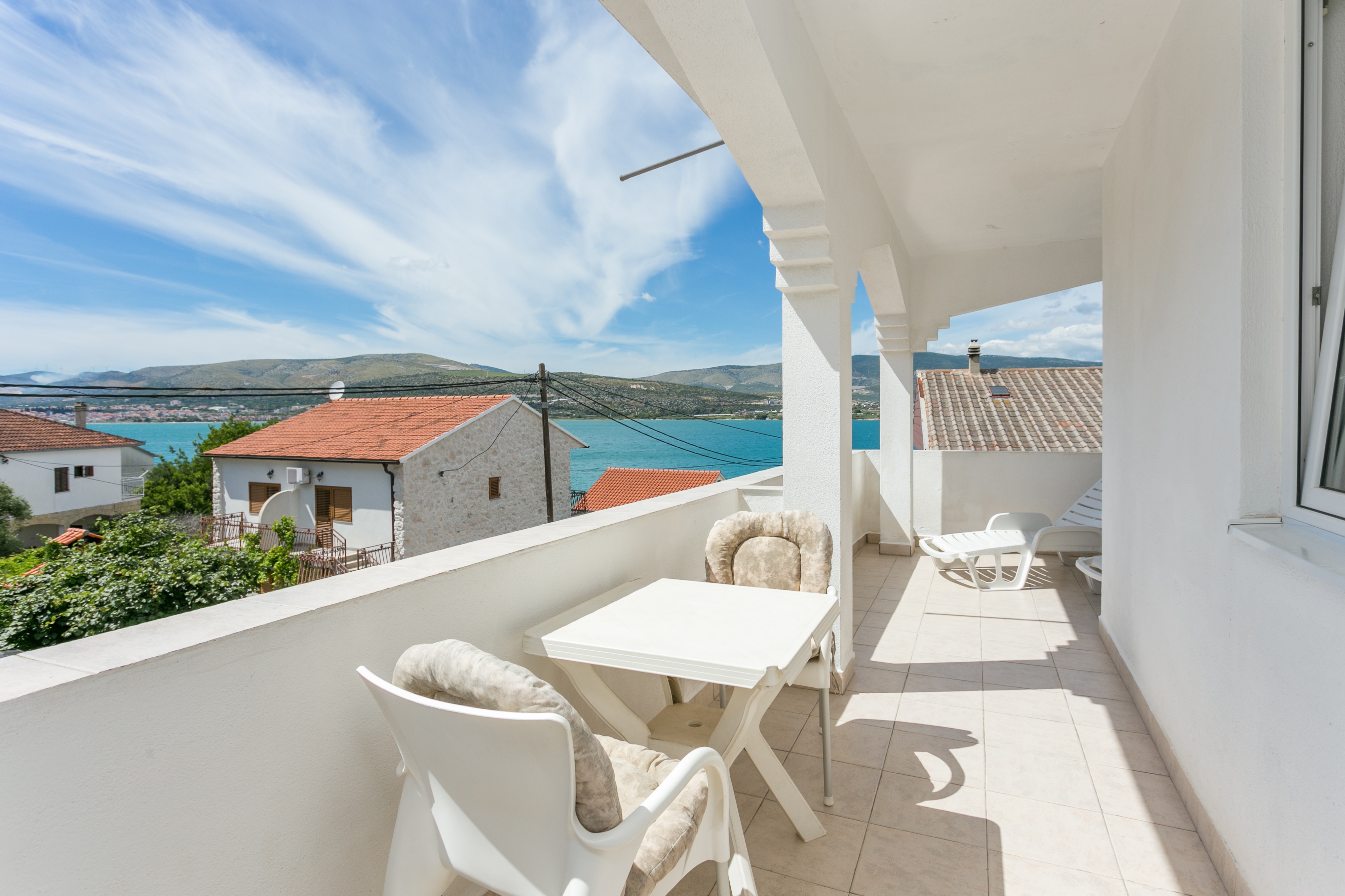 One bedroom apartment with terrace and sea view Mastrinka, Čiovo  A-b