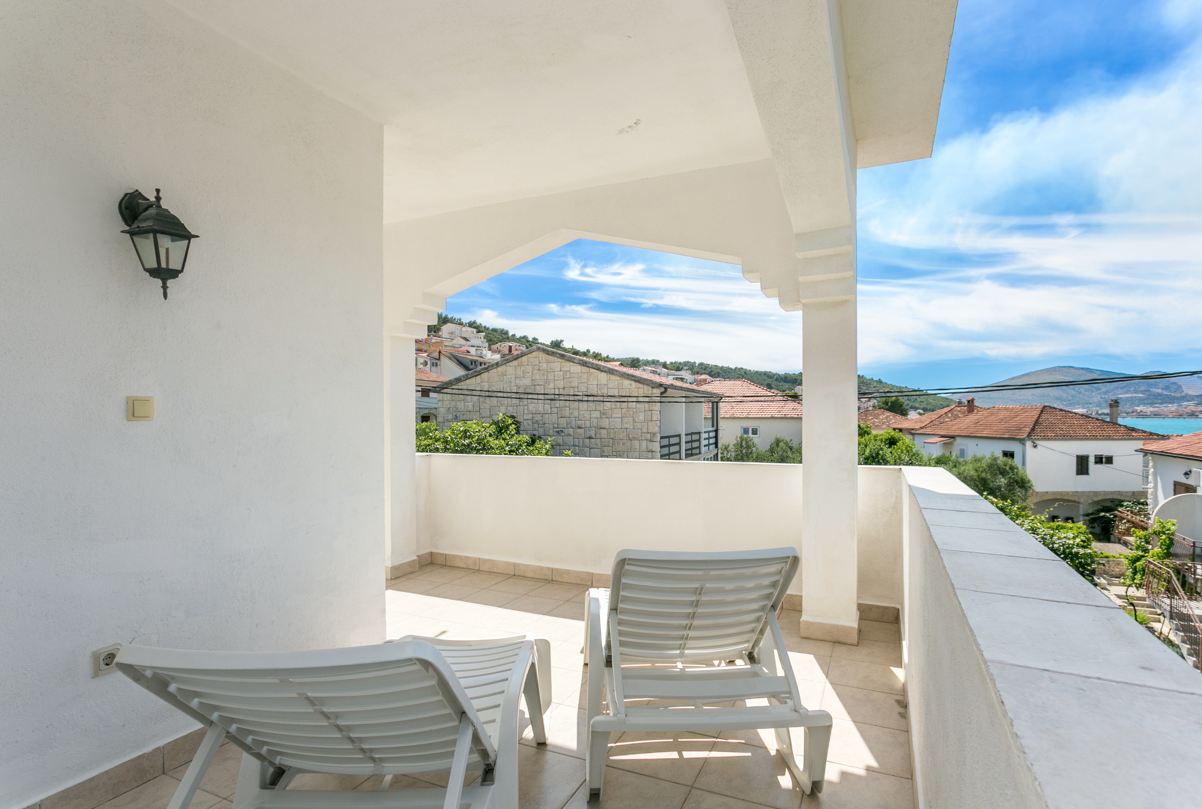 One bedroom apartment with terrace and sea view Mastrinka, Čiovo  A-b