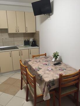 Stara Novalja, Jídelna v ubytování typu apartment, domácí mazlíčci povoleni a WiFi.