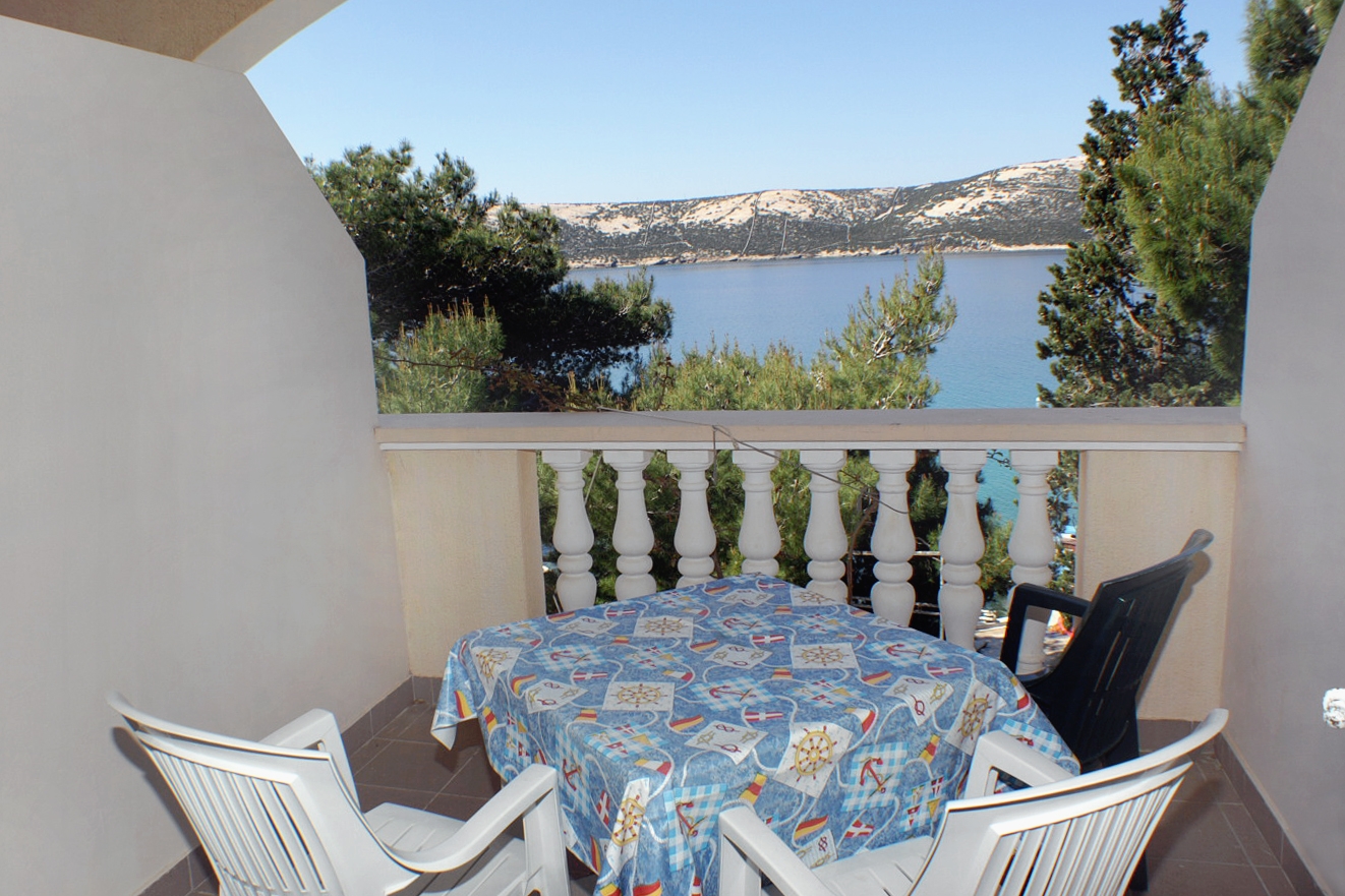Two bedroom apartment near beach Stara Novalja, Pag  A-d